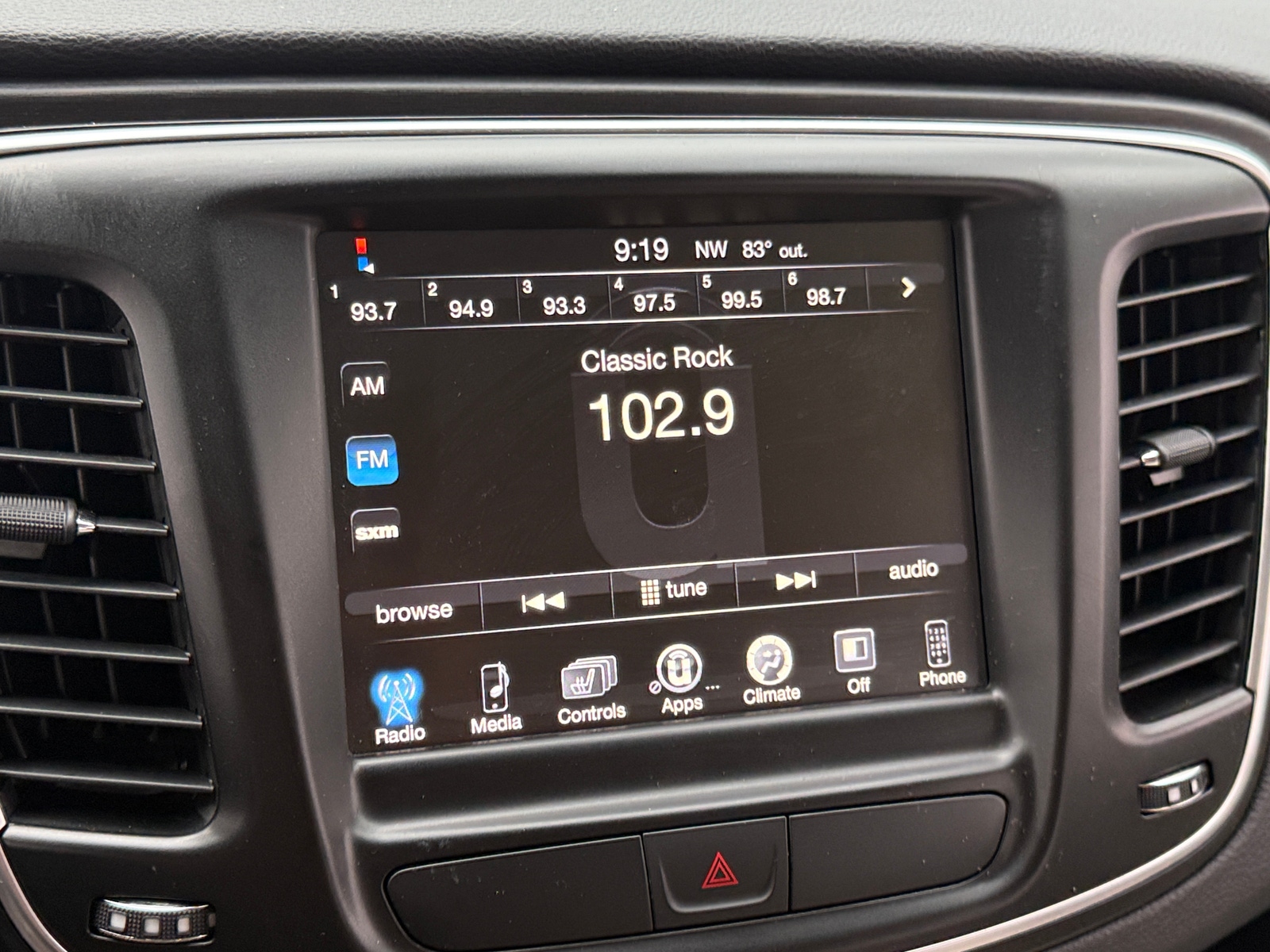Thumbnail: 2016 Chrysler 200 - 3