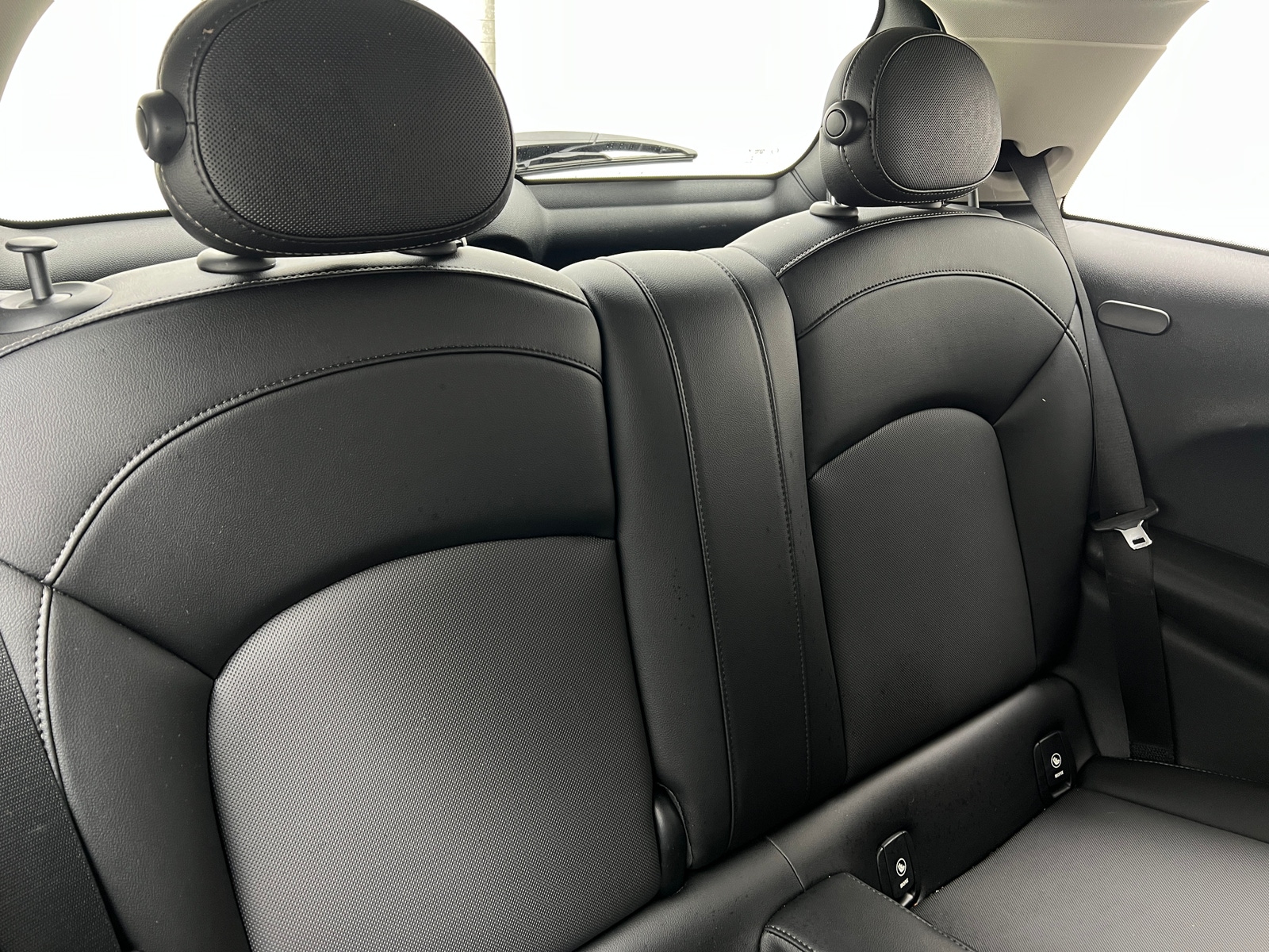 Thumbnail: 2016 MINI Cooper Hardtop - 5