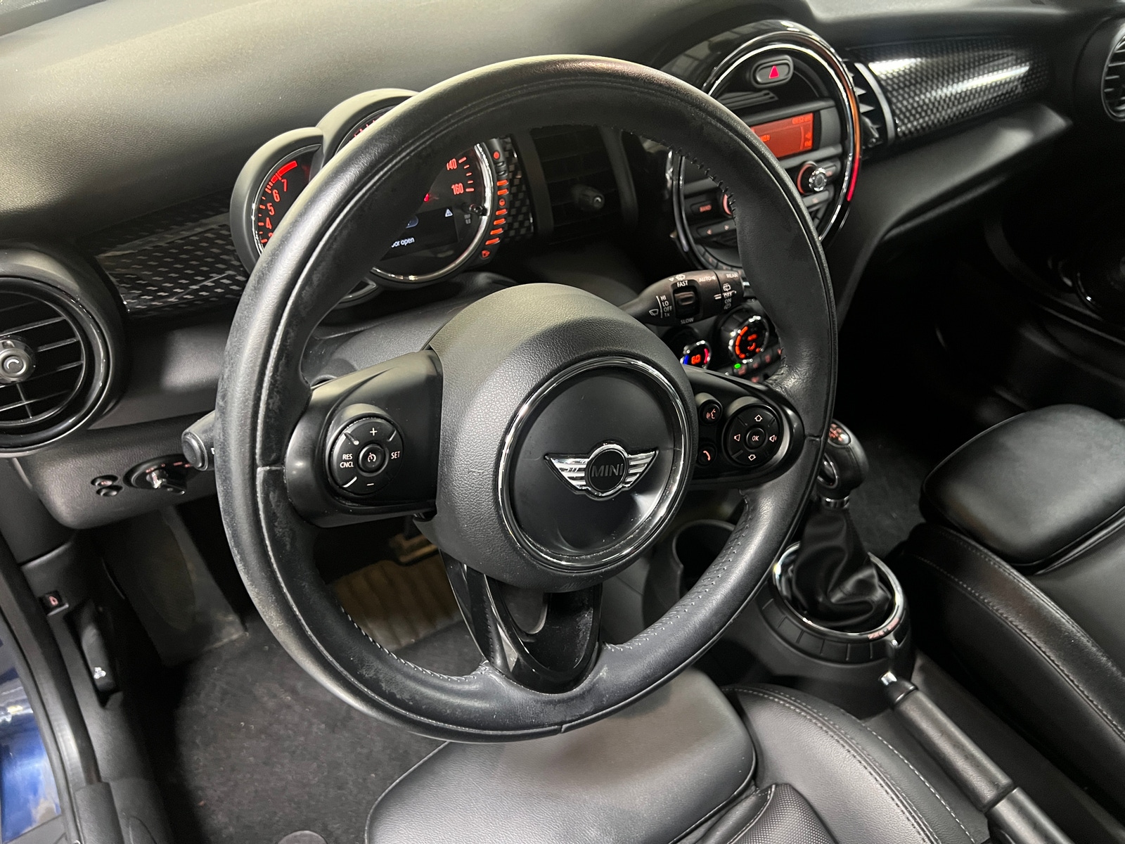 Thumbnail: 2016 MINI Cooper Hardtop - 4