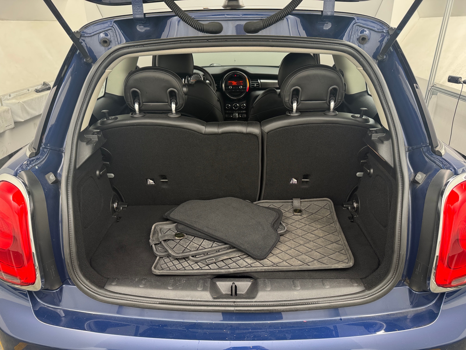 Thumbnail: 2016 MINI Cooper Hardtop - 6