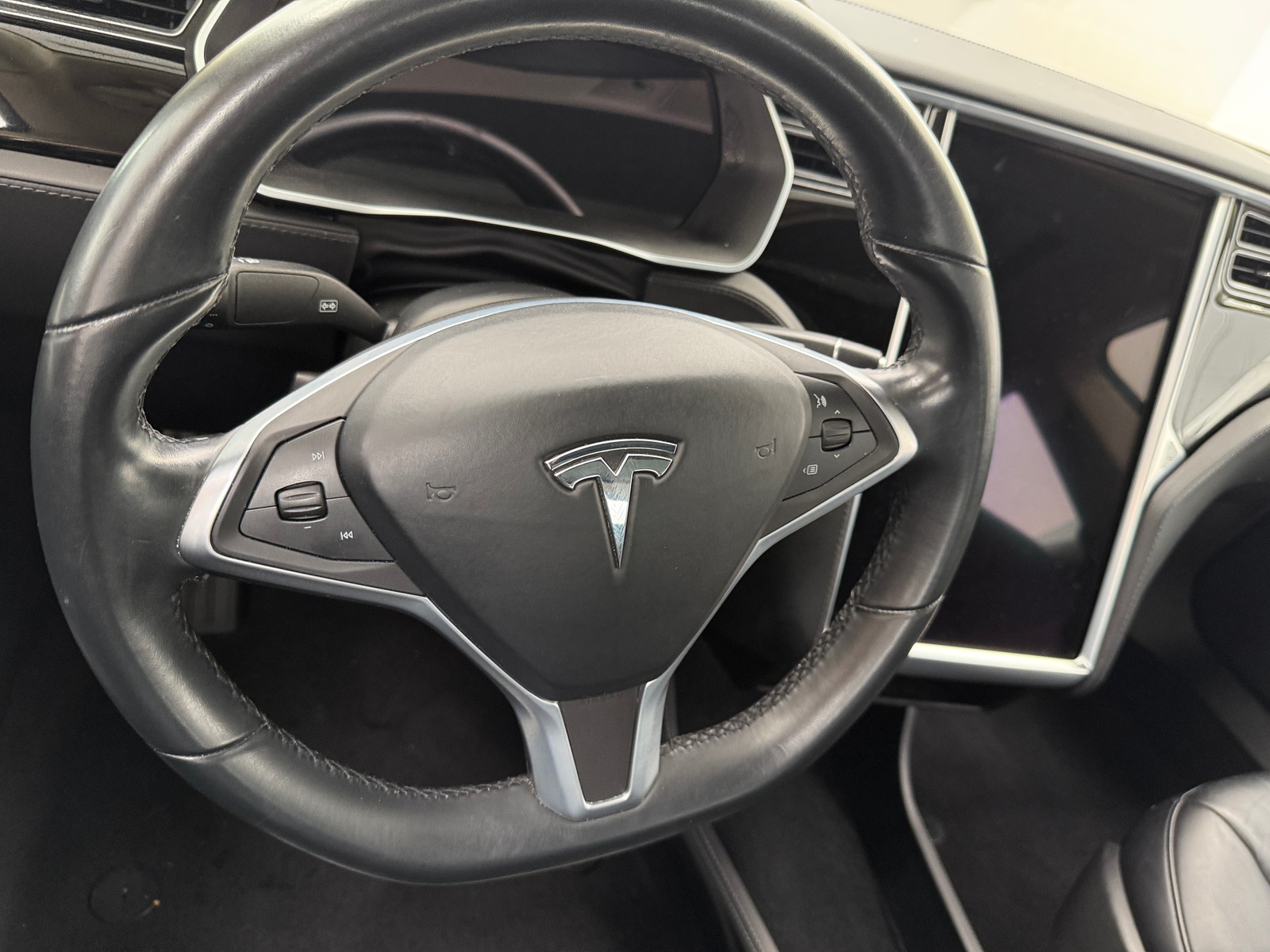 Thumbnail: 2014 Tesla Model S - 4