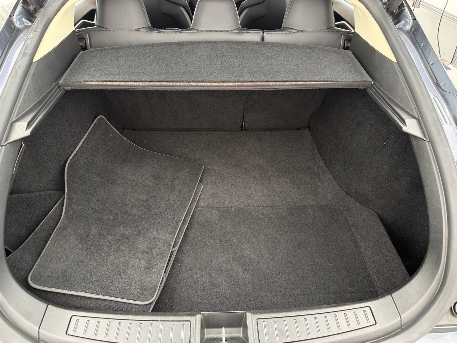 Thumbnail: 2014 Tesla Model S - 6