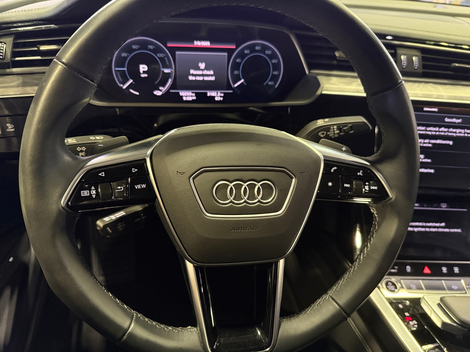 Thumbnail: 2024 Audi Q8 e-tron - 4