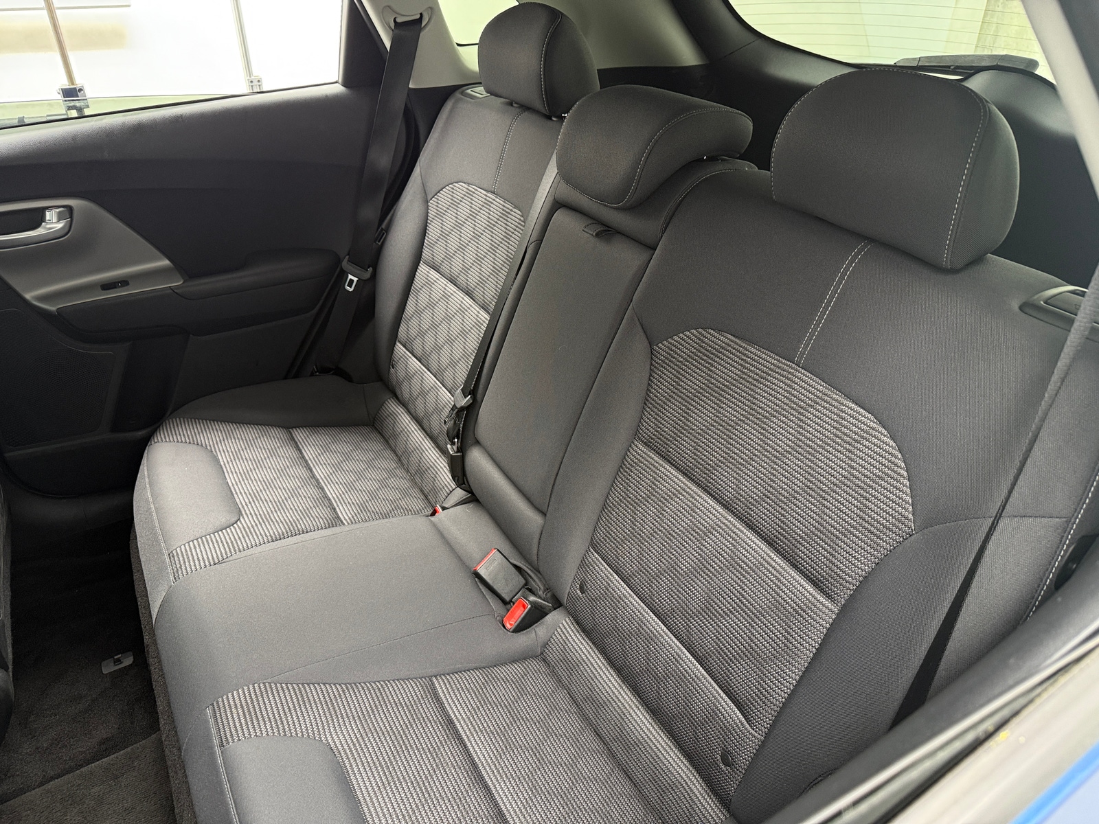 Thumbnail: 2017 Kia Niro - 6