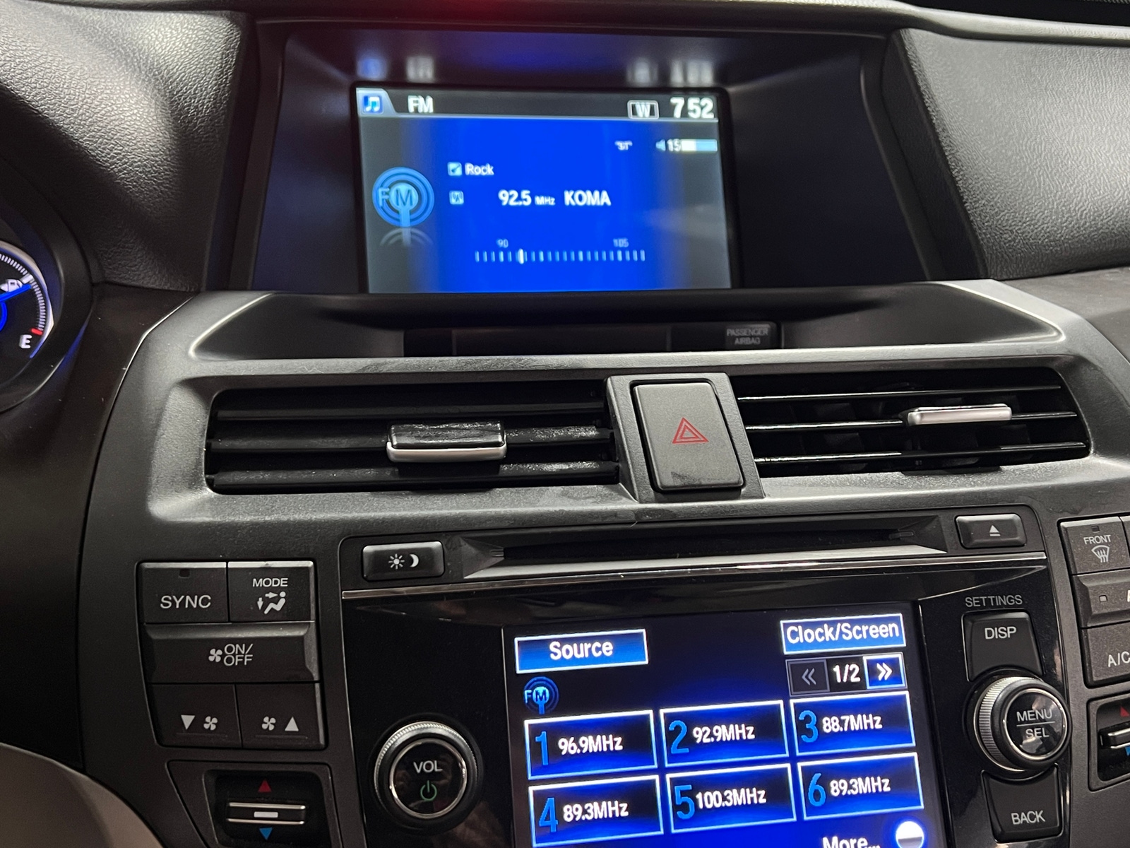 Thumbnail: 2014 Honda Crosstour - 3