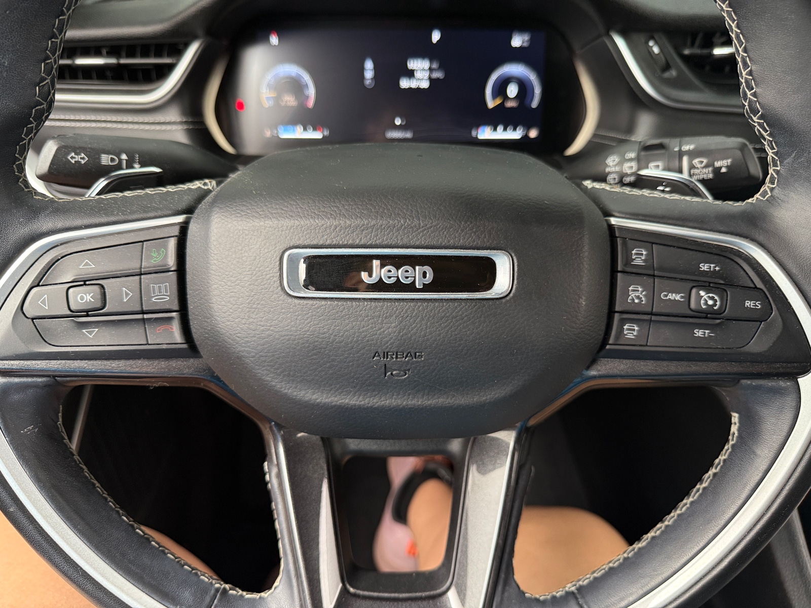 Thumbnail: 2022 Jeep Grand Cherokee L - 4