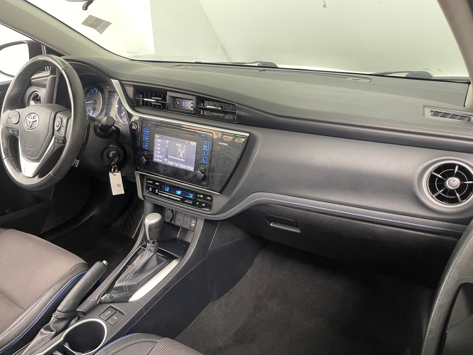 Thumbnail: 2017 Toyota Corolla - 3