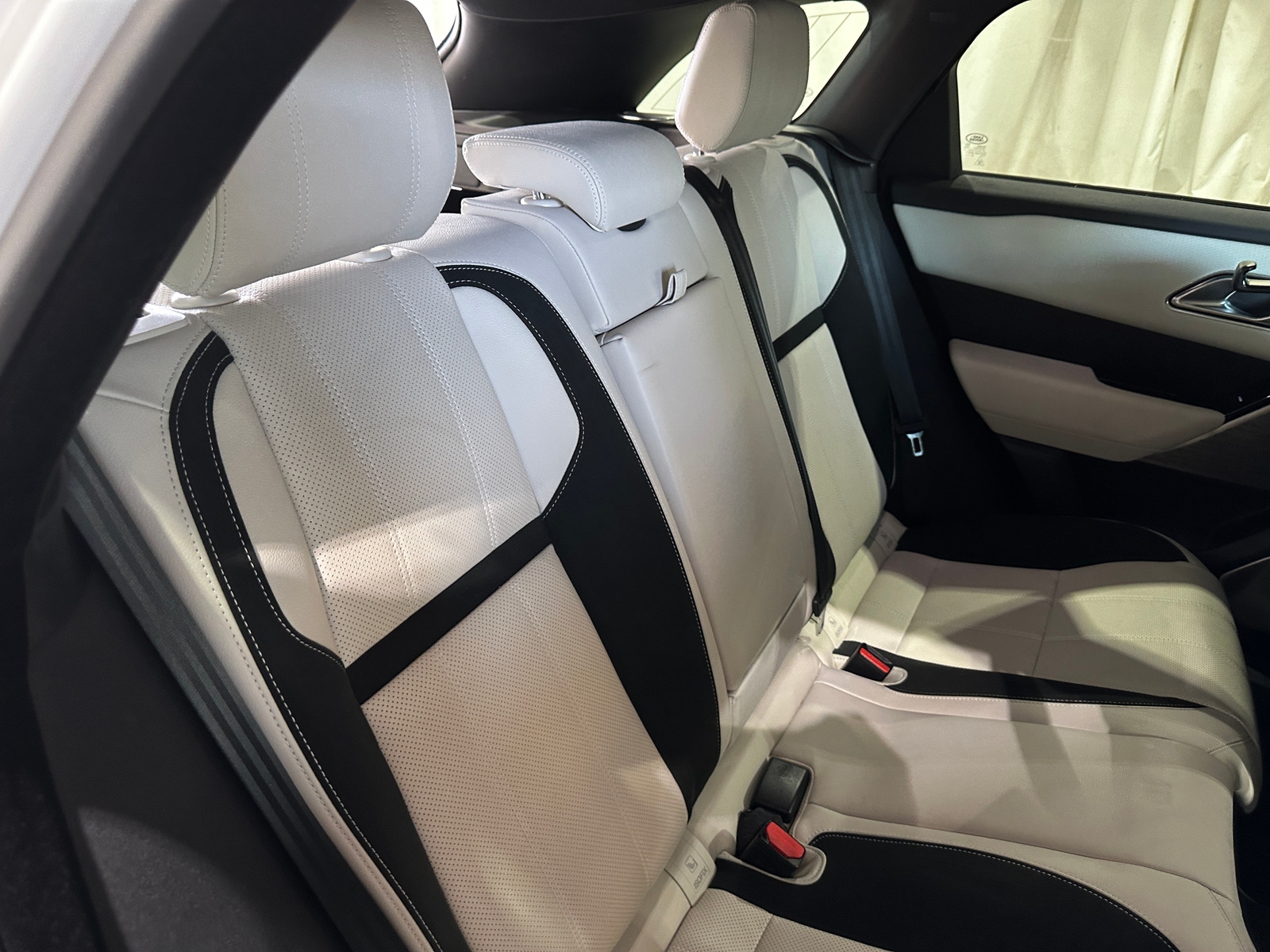 Thumbnail: 2020 Land Rover Range Rover Velar - 5
