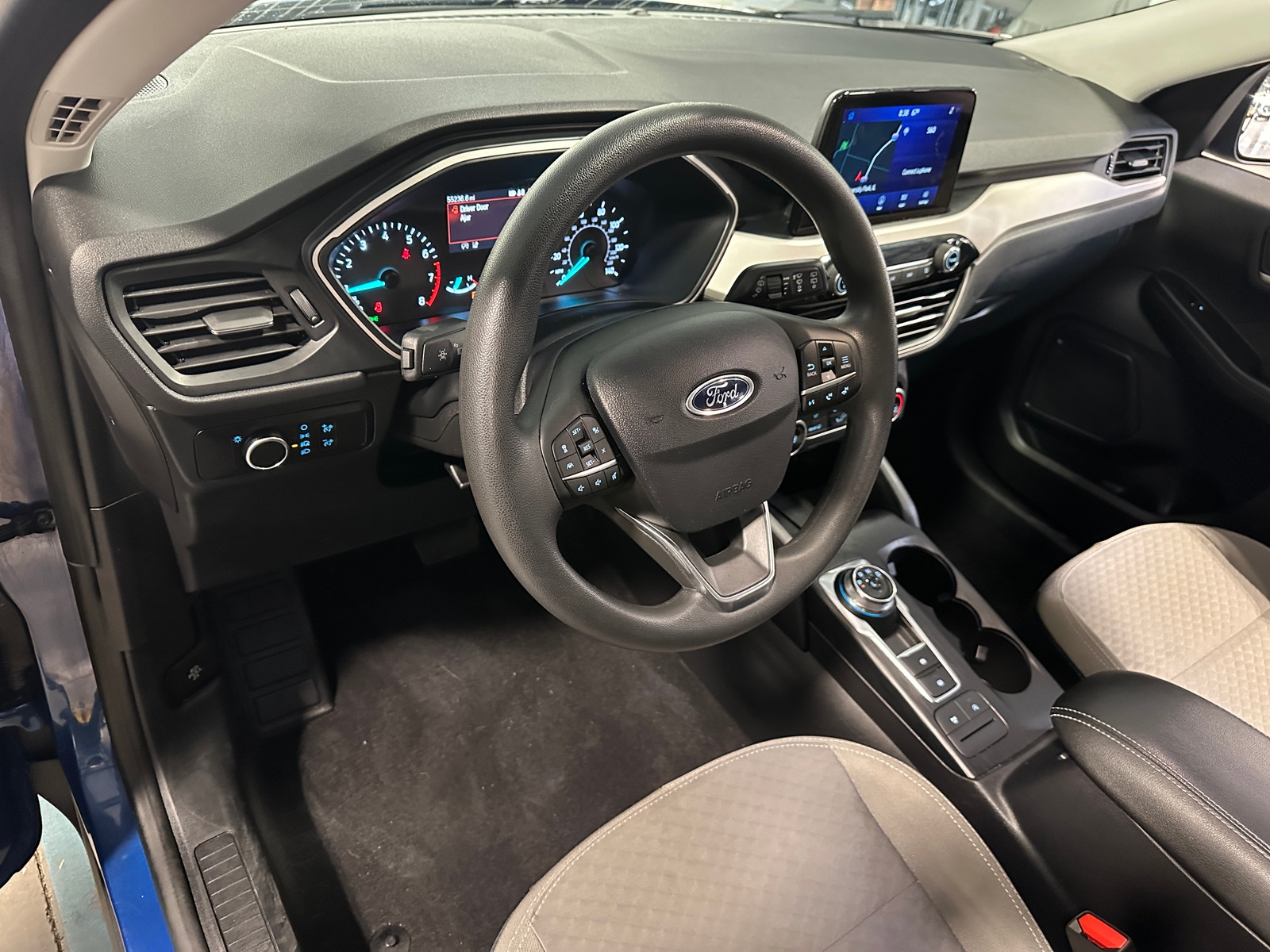 Thumbnail: 2022 Ford Escape - 3
