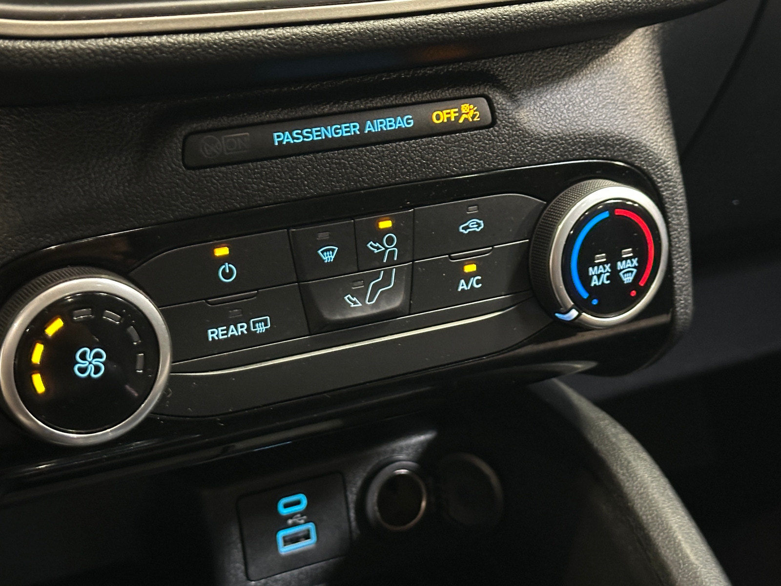 Thumbnail: 2022 Ford Escape - 4