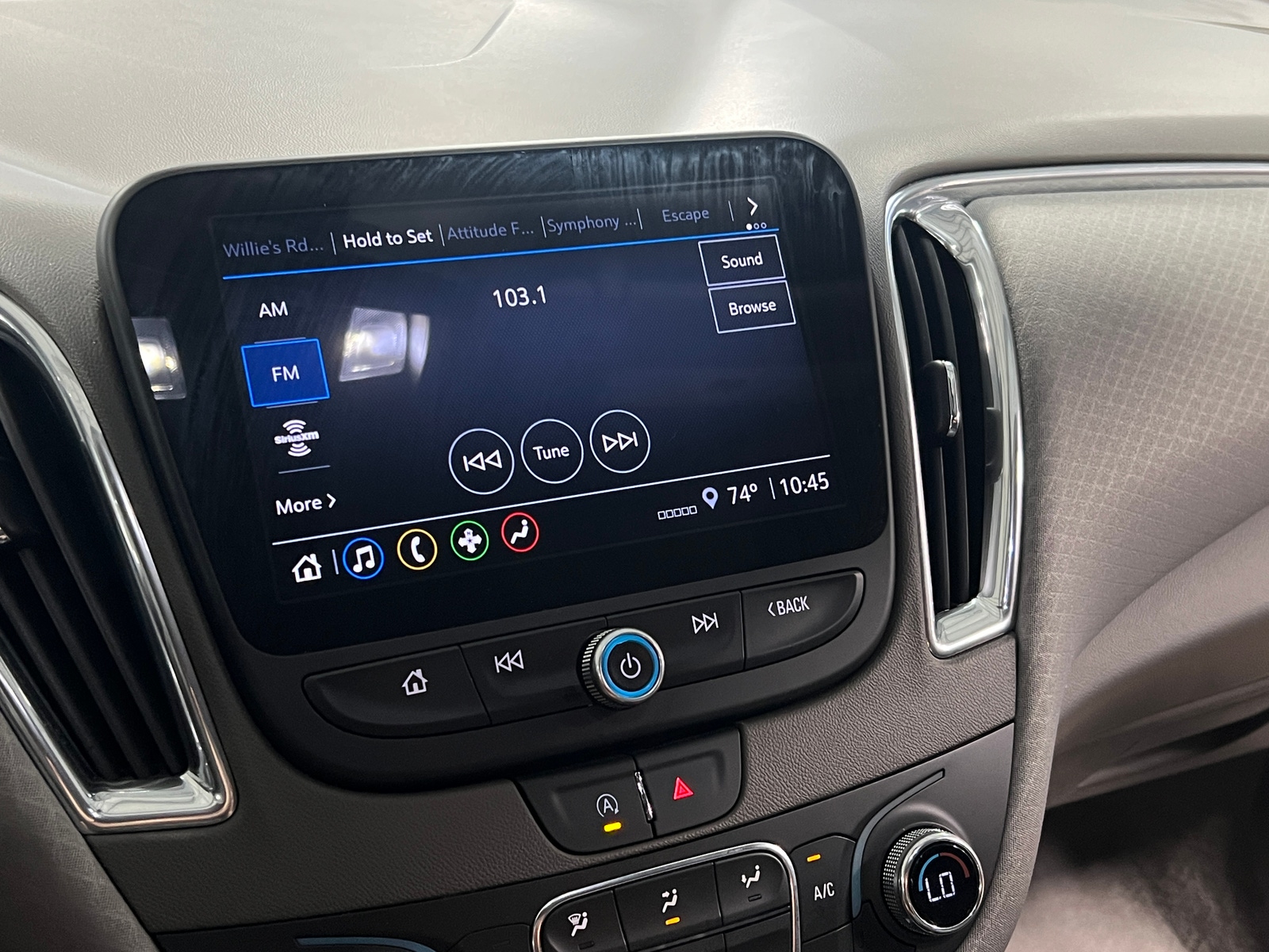 Thumbnail: 2021 Chevrolet Malibu - 4
