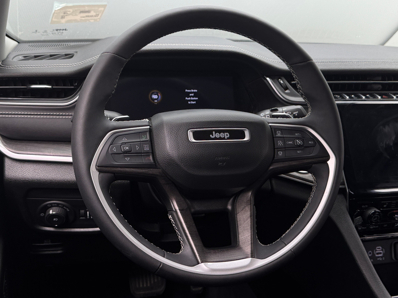 Thumbnail: 2023 Jeep Grand Cherokee - 4