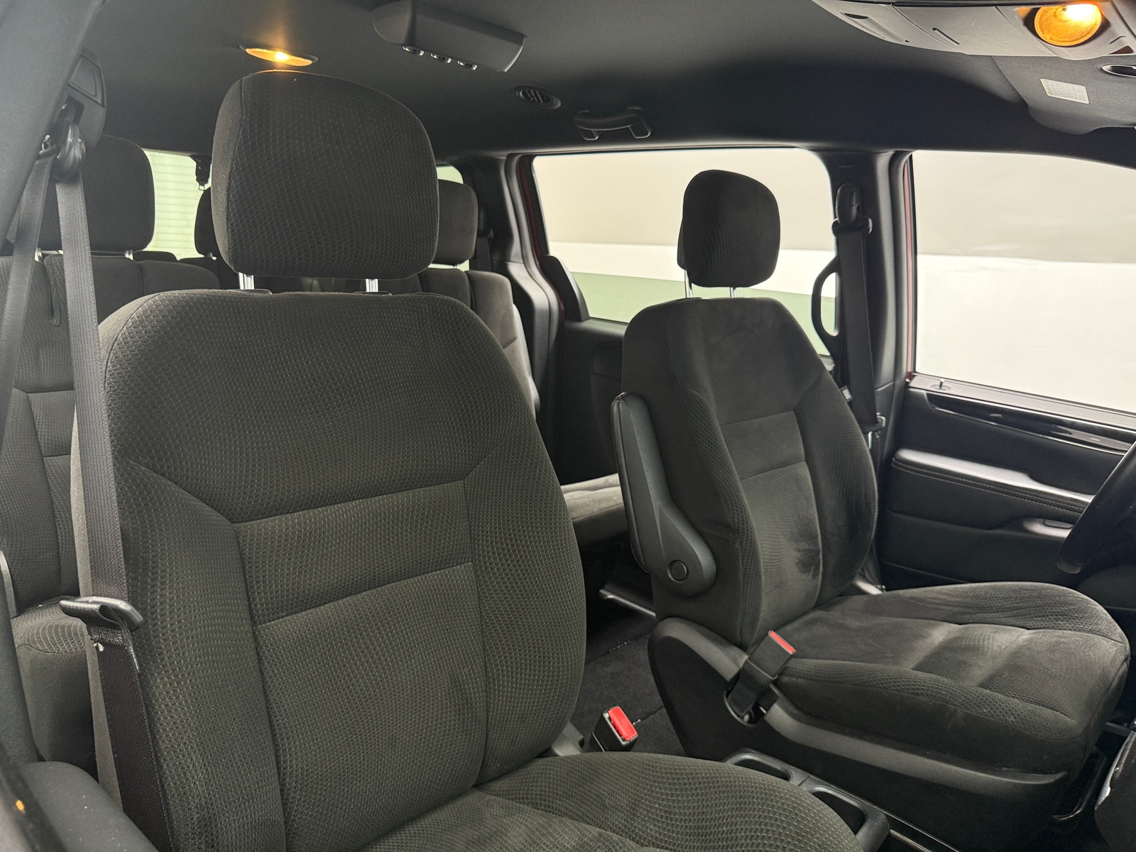 Thumbnail: 2017 Dodge Grand Caravan - 2