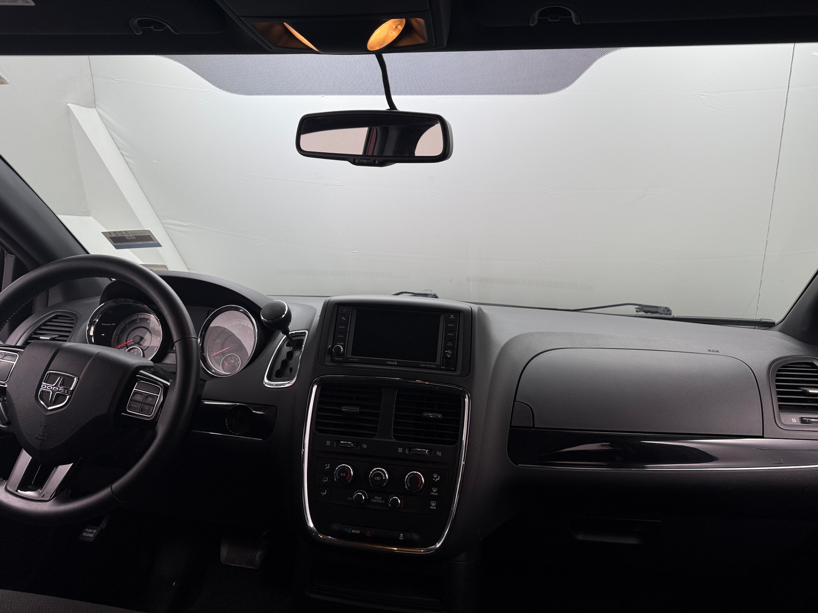 Thumbnail: 2017 Dodge Grand Caravan - 3