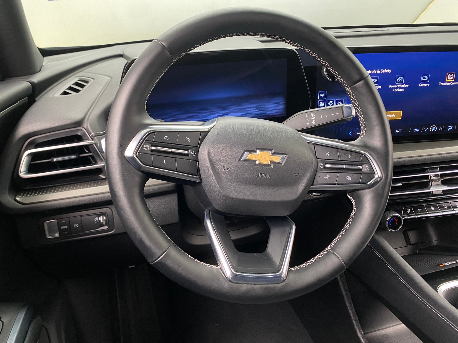 Thumbnail: 2025 Chevrolet Traverse - 5