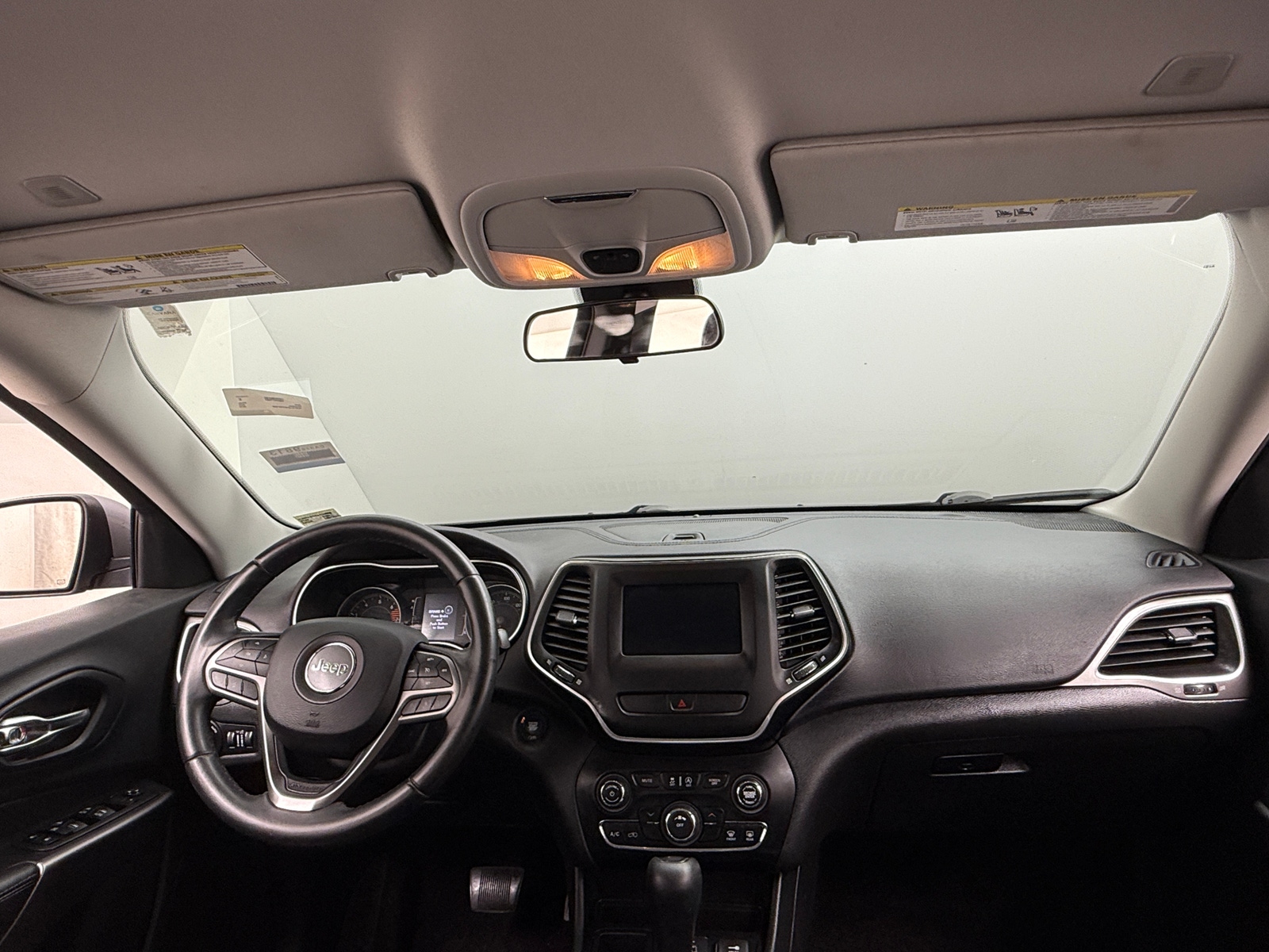 Thumbnail: 2019 Jeep Cherokee - 3