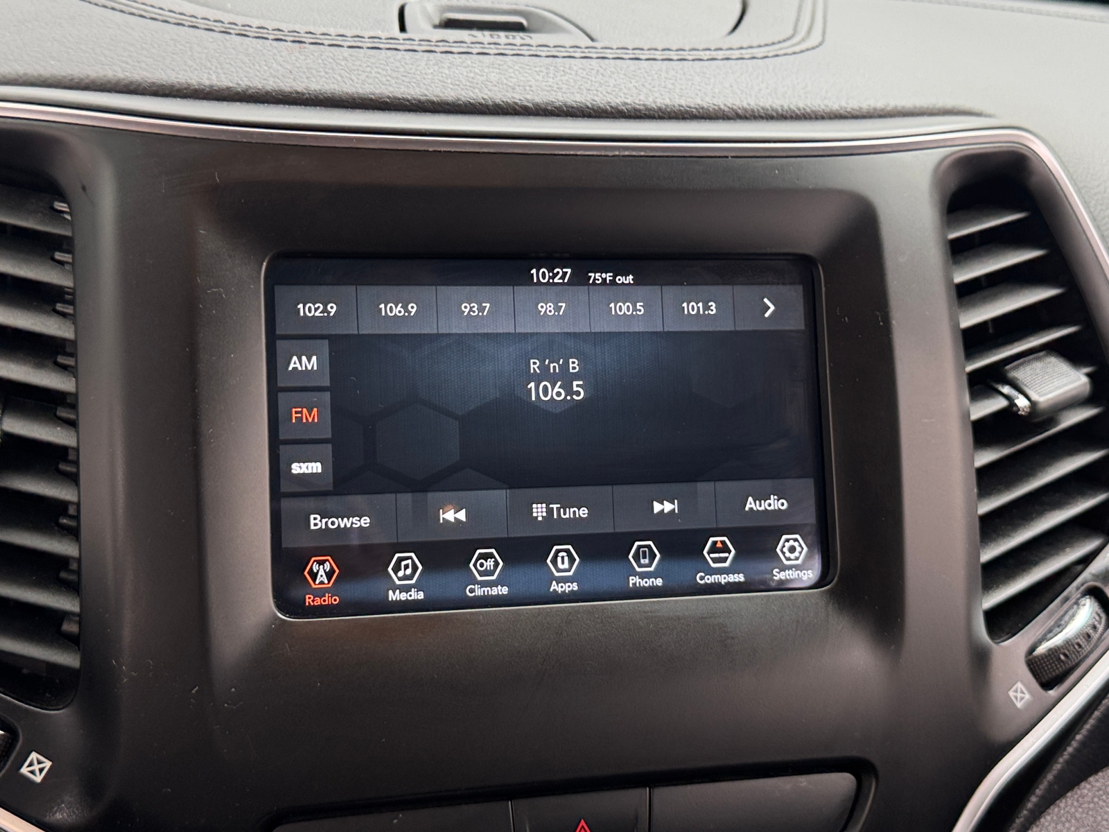 Thumbnail: 2019 Jeep Cherokee - 4