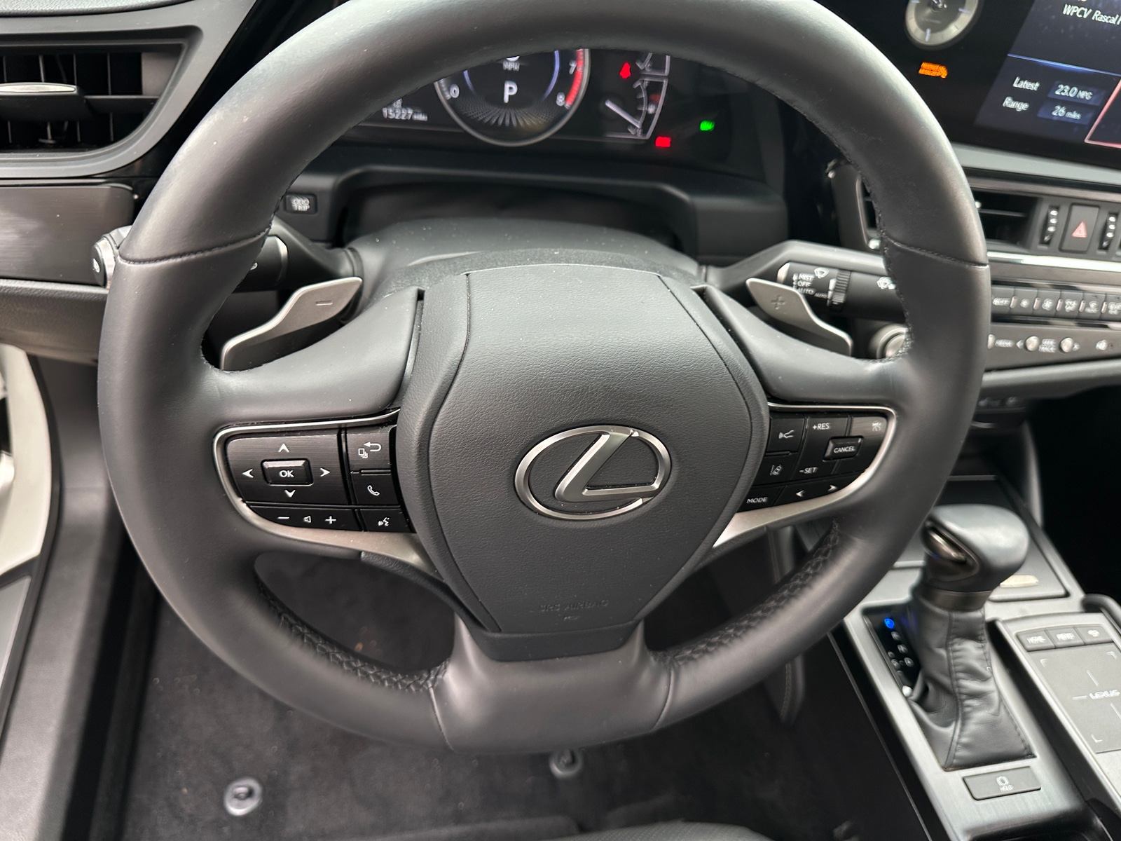Thumbnail: 2022 Lexus ES - 4