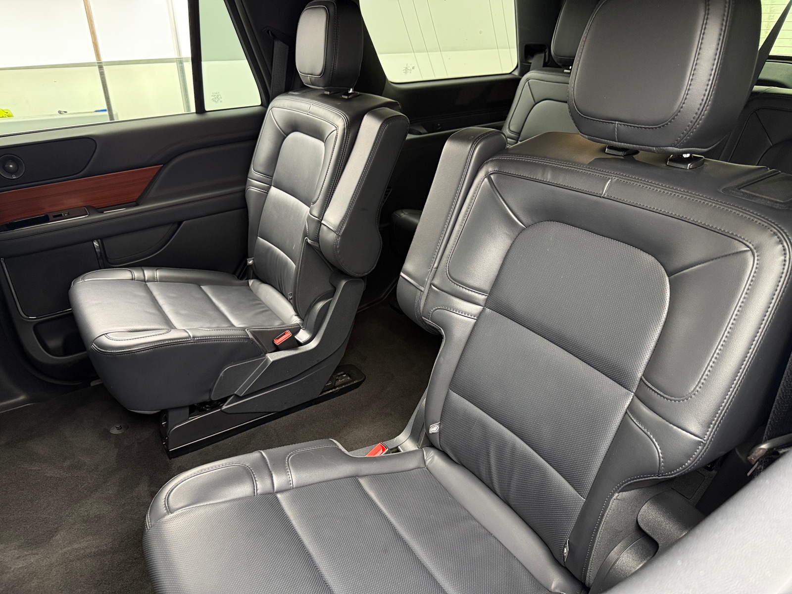 Thumbnail: 2024 Lincoln Navigator - 5