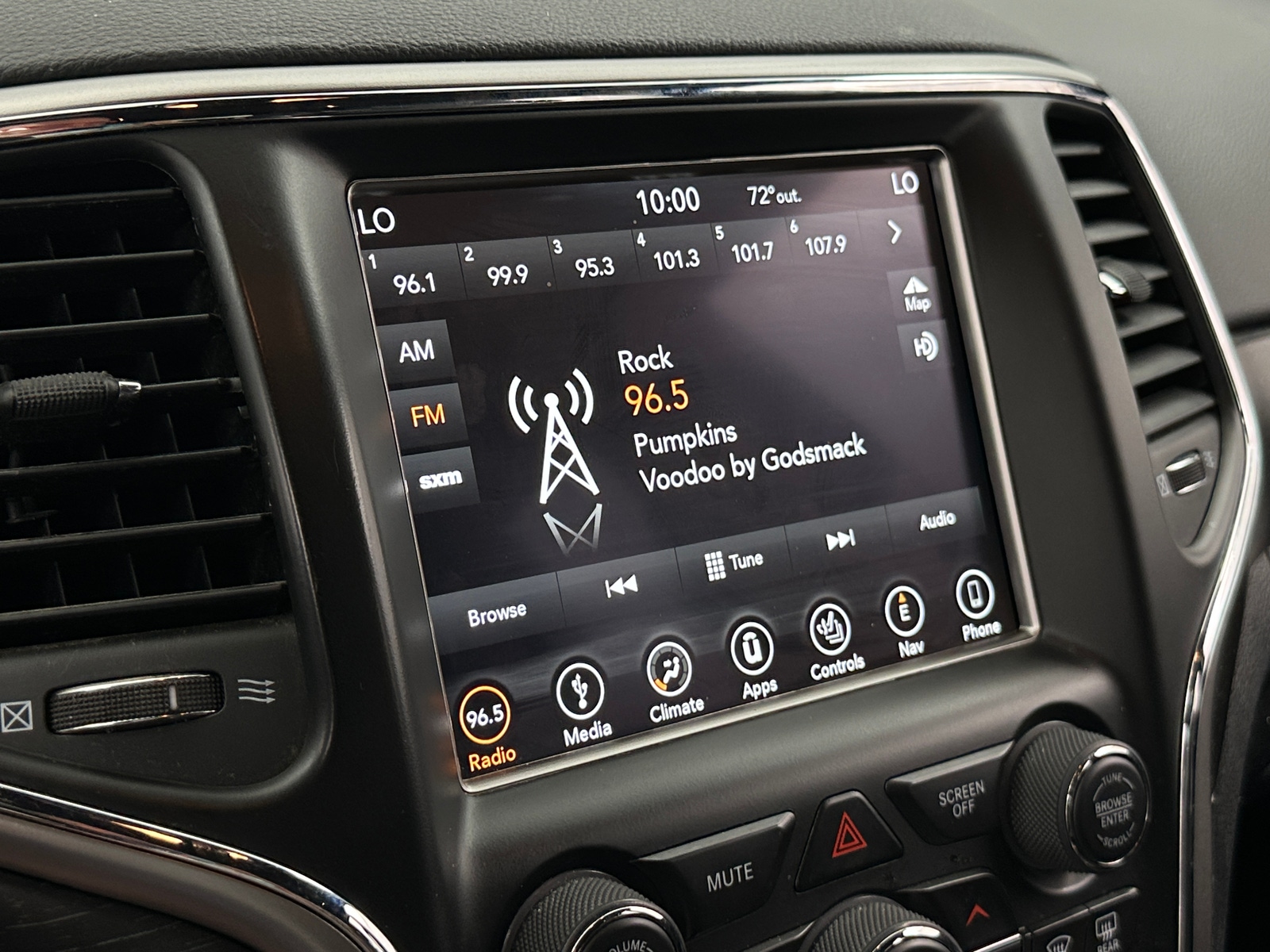 Thumbnail: 2018 Jeep Grand Cherokee - 3