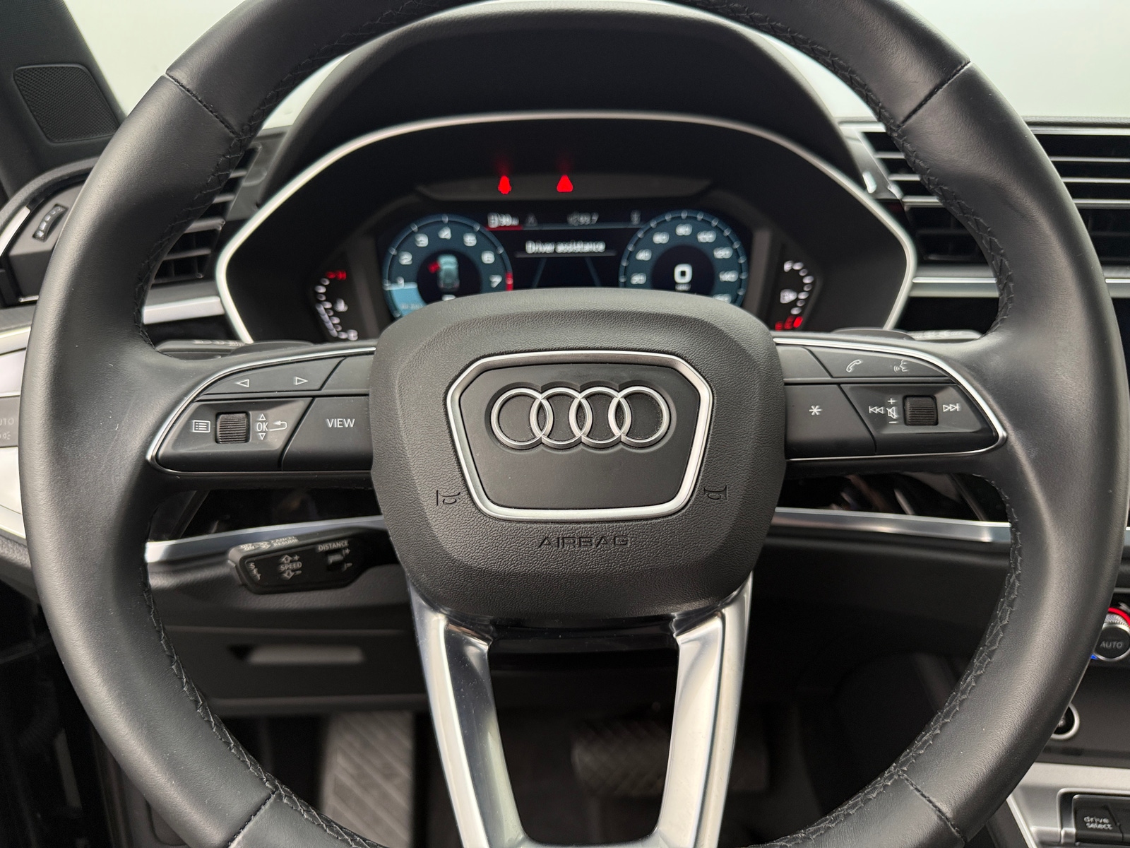 Thumbnail: 2022 Audi Q3 - 4