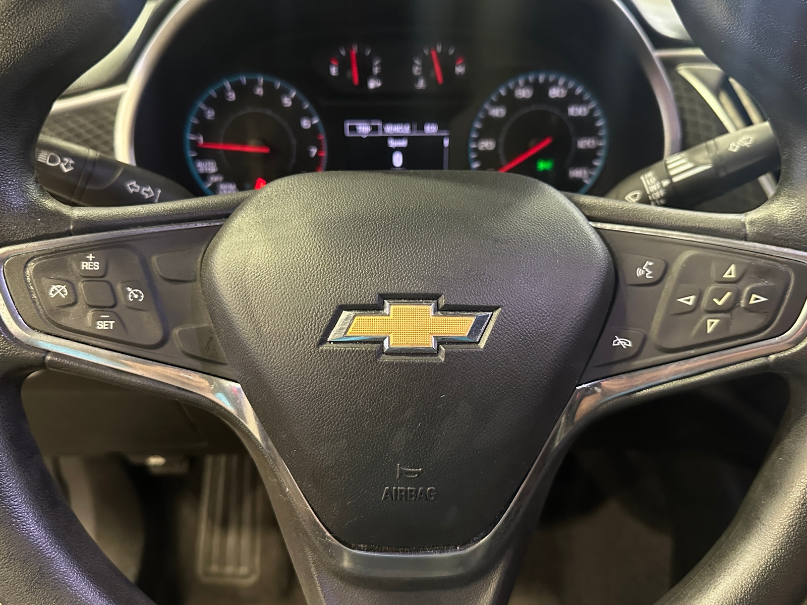 Thumbnail: 2017 Chevrolet Malibu - 5