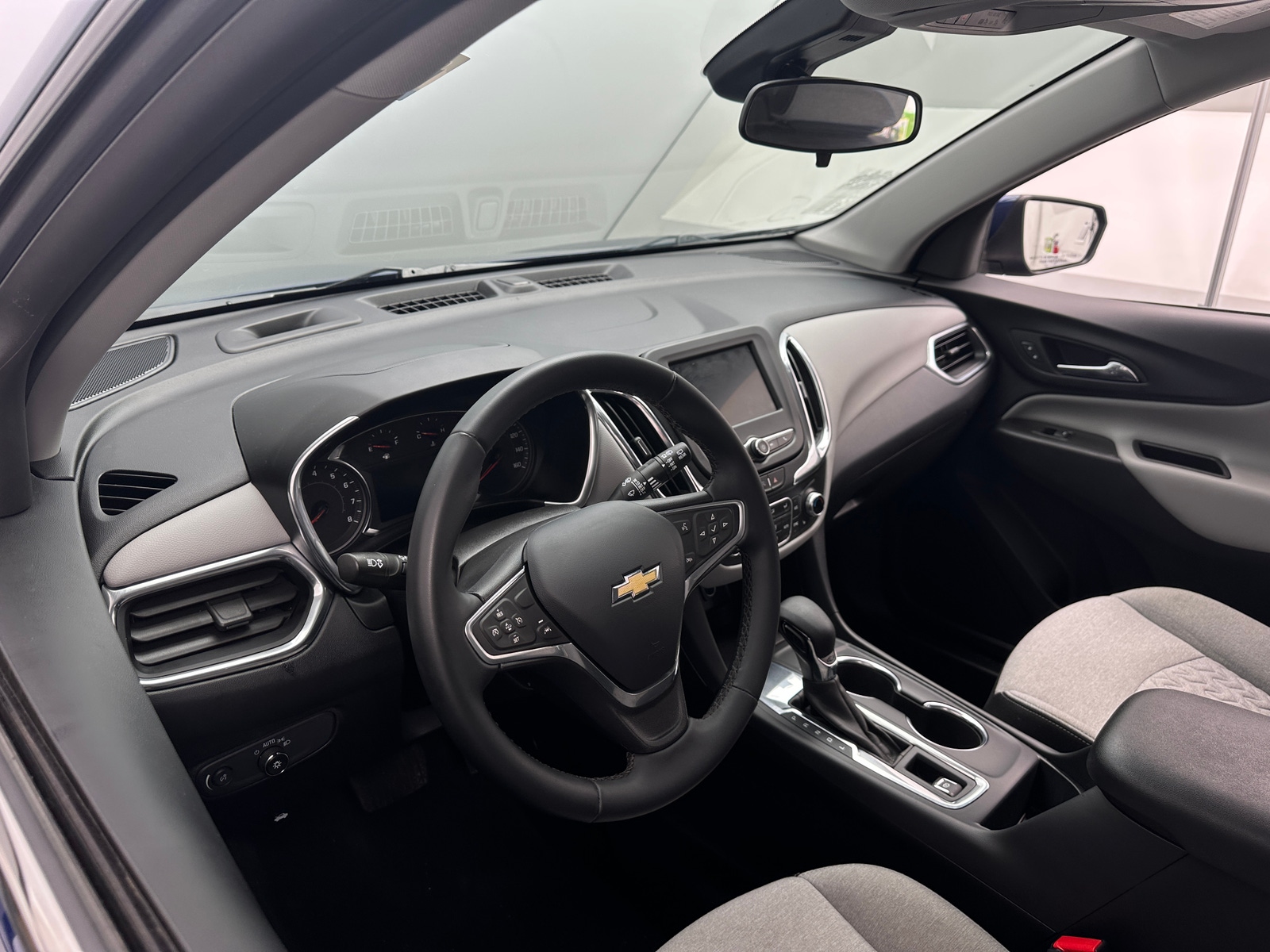 Thumbnail: 2023 Chevrolet Equinox - 3