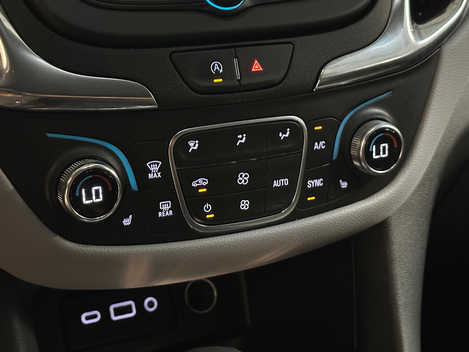 Thumbnail: 2023 Chevrolet Equinox - 4