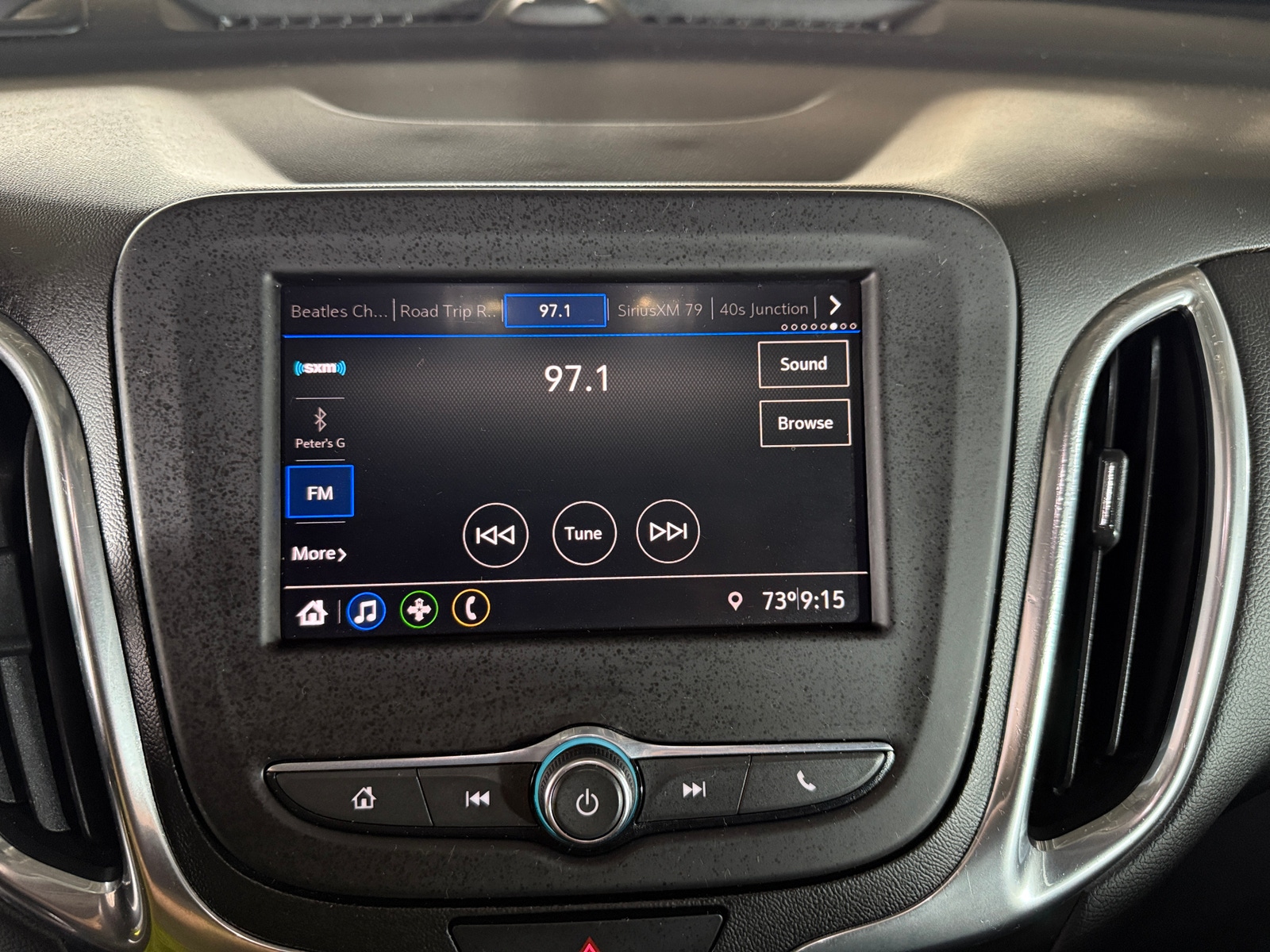 Thumbnail: 2021 Chevrolet Equinox - 4