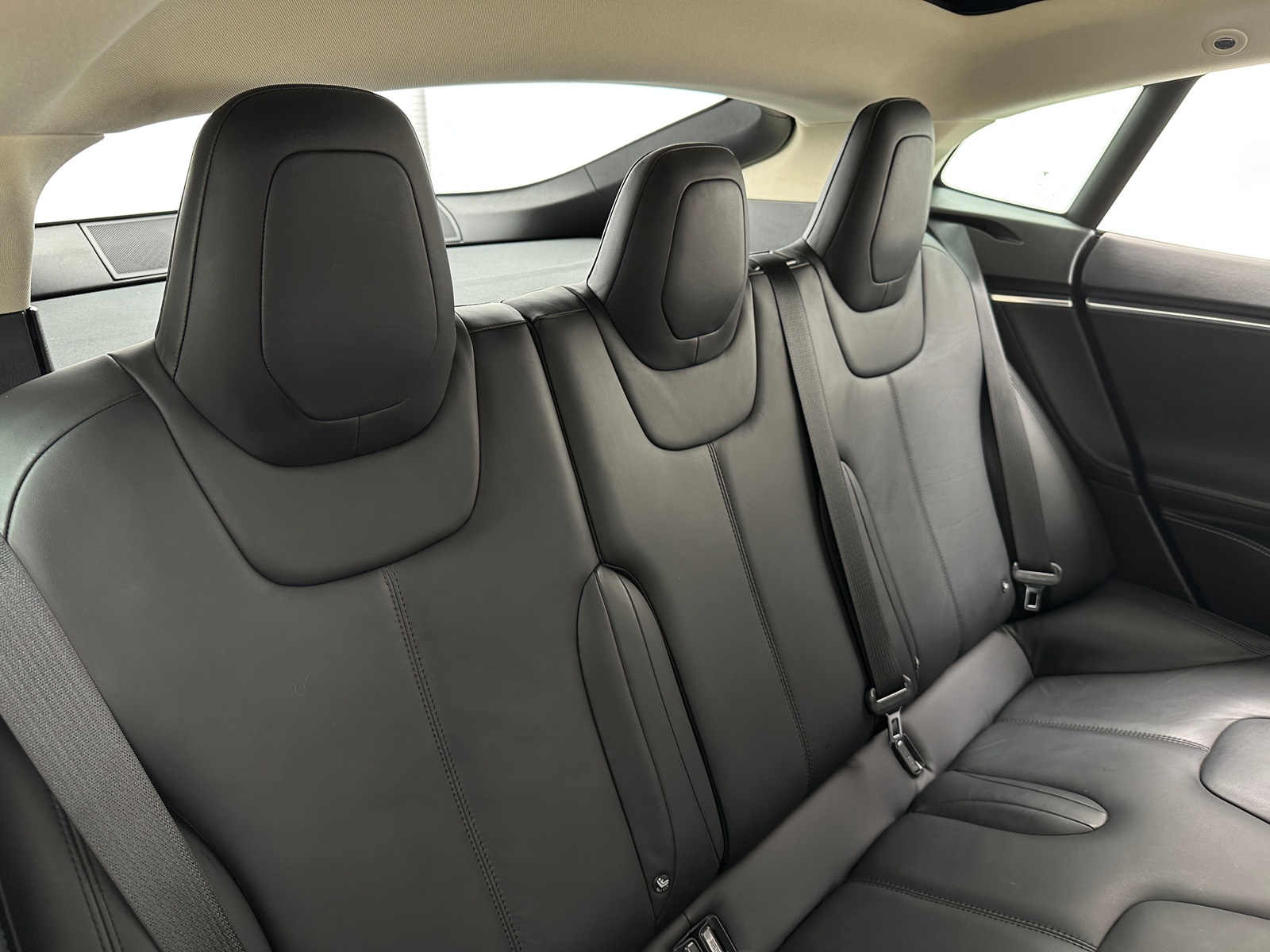 Thumbnail: 2015 Tesla Model S - 5