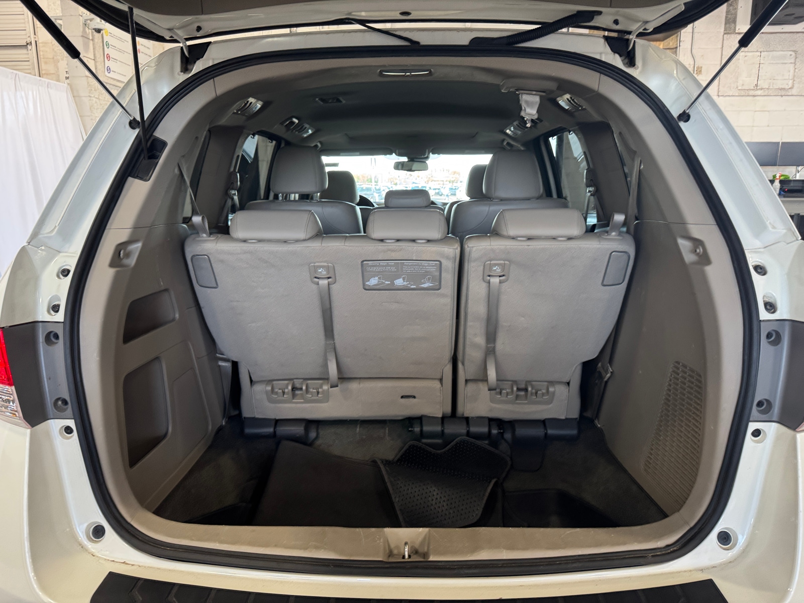 Thumbnail: 2017 Honda Odyssey - 6