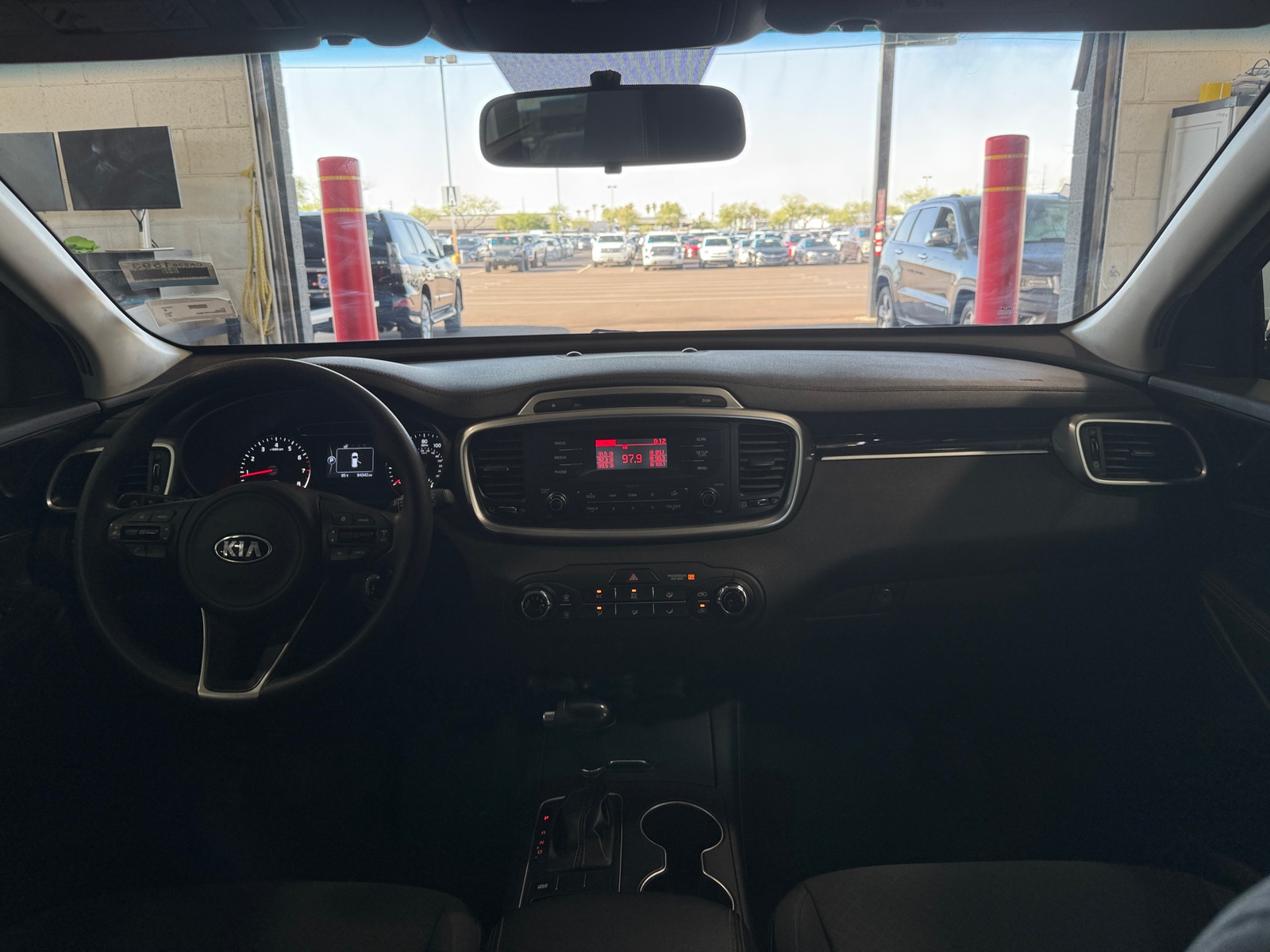 Thumbnail: 2017 Kia Sorento - 3