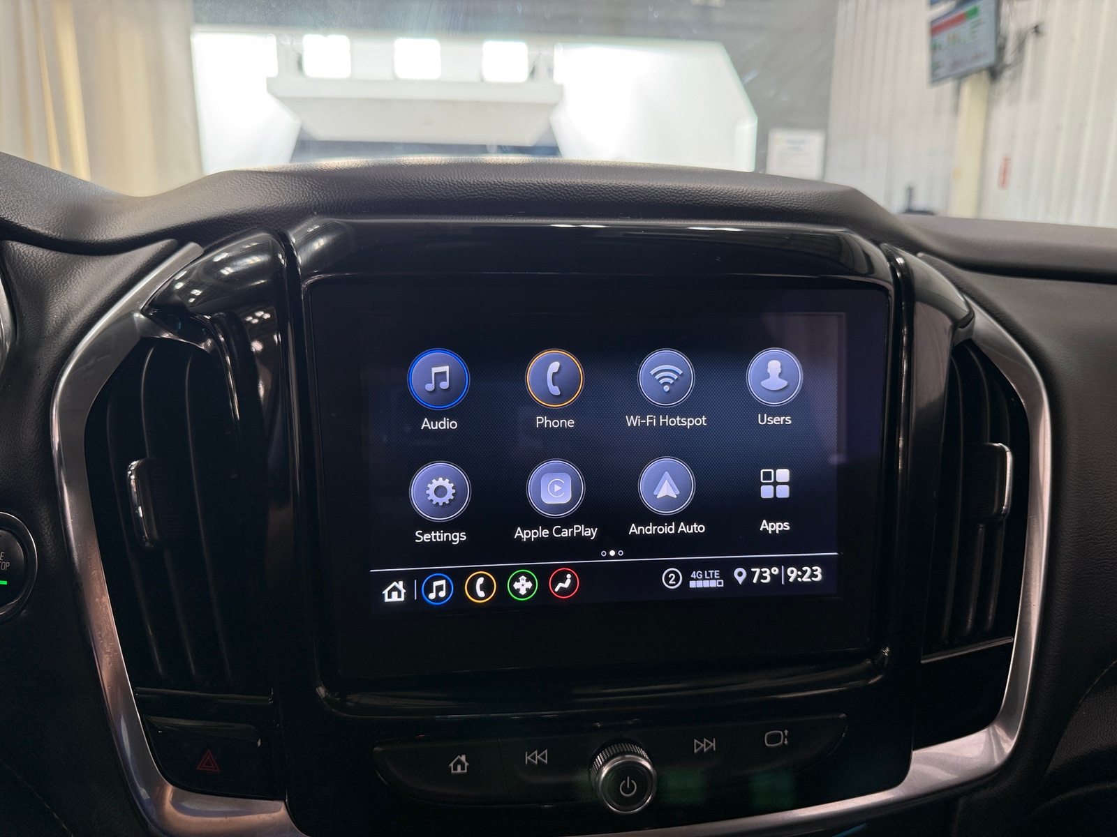 Thumbnail: 2021 Chevrolet Traverse - 3