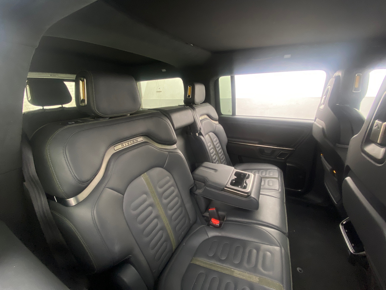 Thumbnail: 2023 Rivian R1S - 6