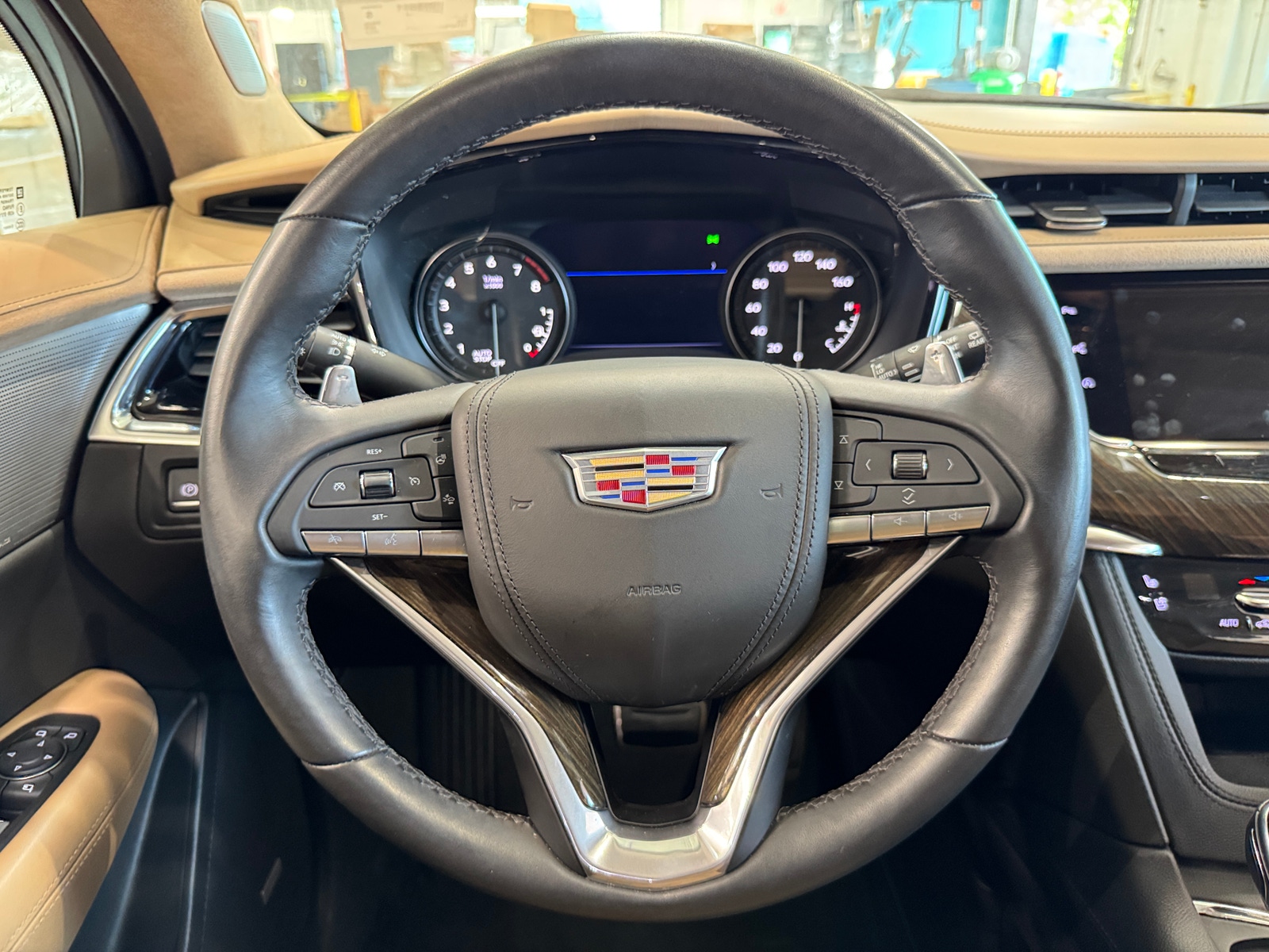 Thumbnail: 2022 Cadillac XT6 - 4