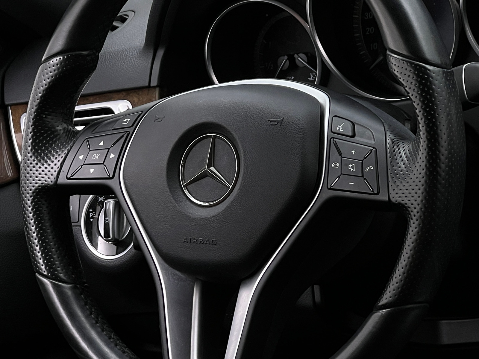 Thumbnail: 2015 Mercedes-Benz E-Class - 4