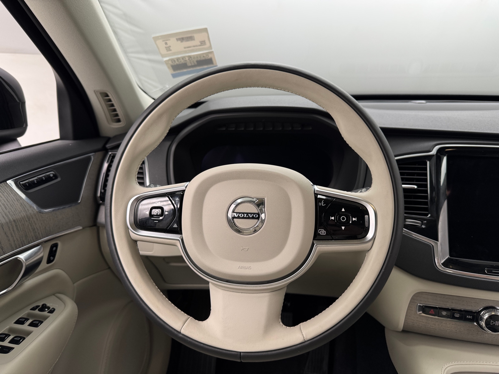 Thumbnail: 2025 Volvo XC90 - 4