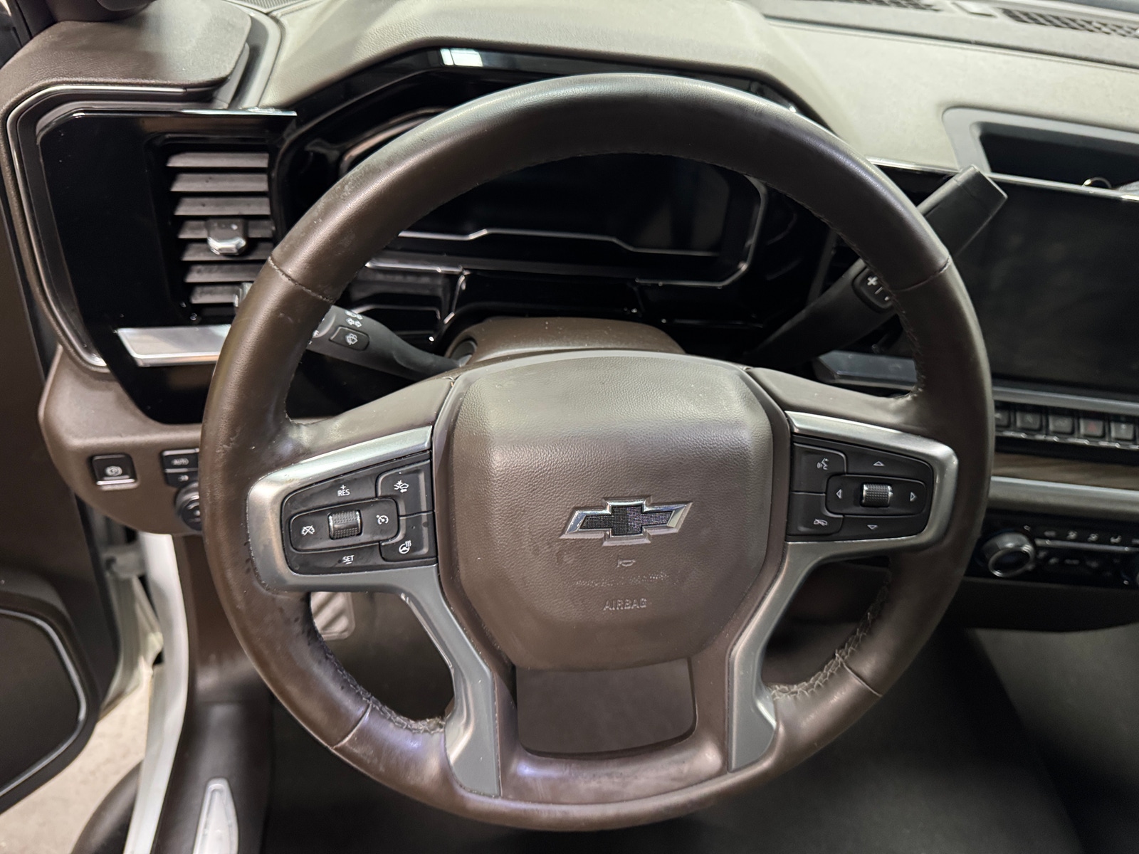Thumbnail: 2023 Chevrolet Silverado 1500 - 5