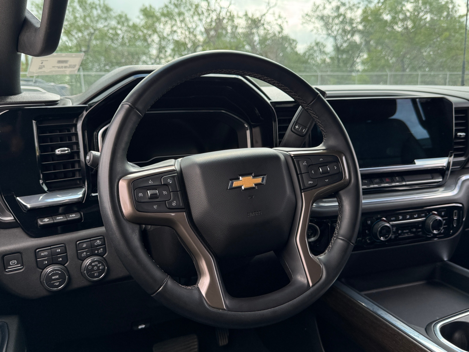 Thumbnail: 2024 Chevrolet Silverado 3500 - 4