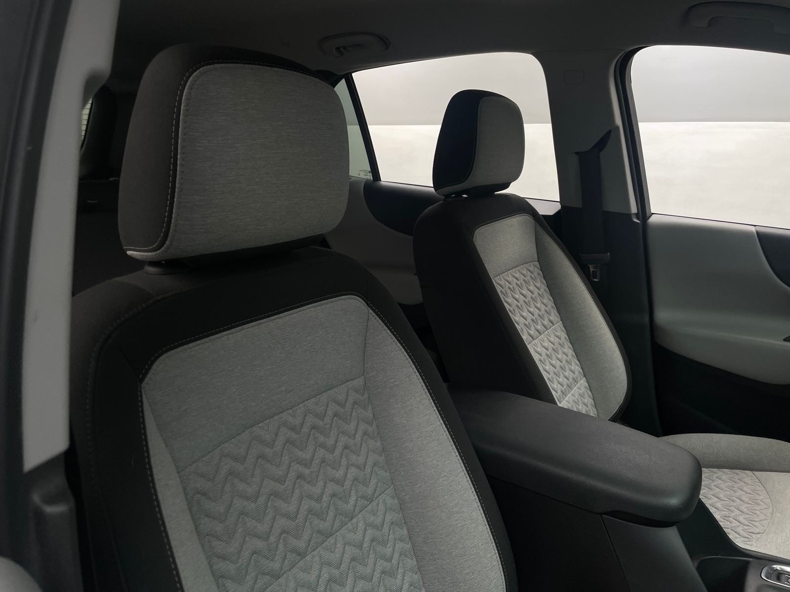 Thumbnail: 2022 Chevrolet Equinox - 2