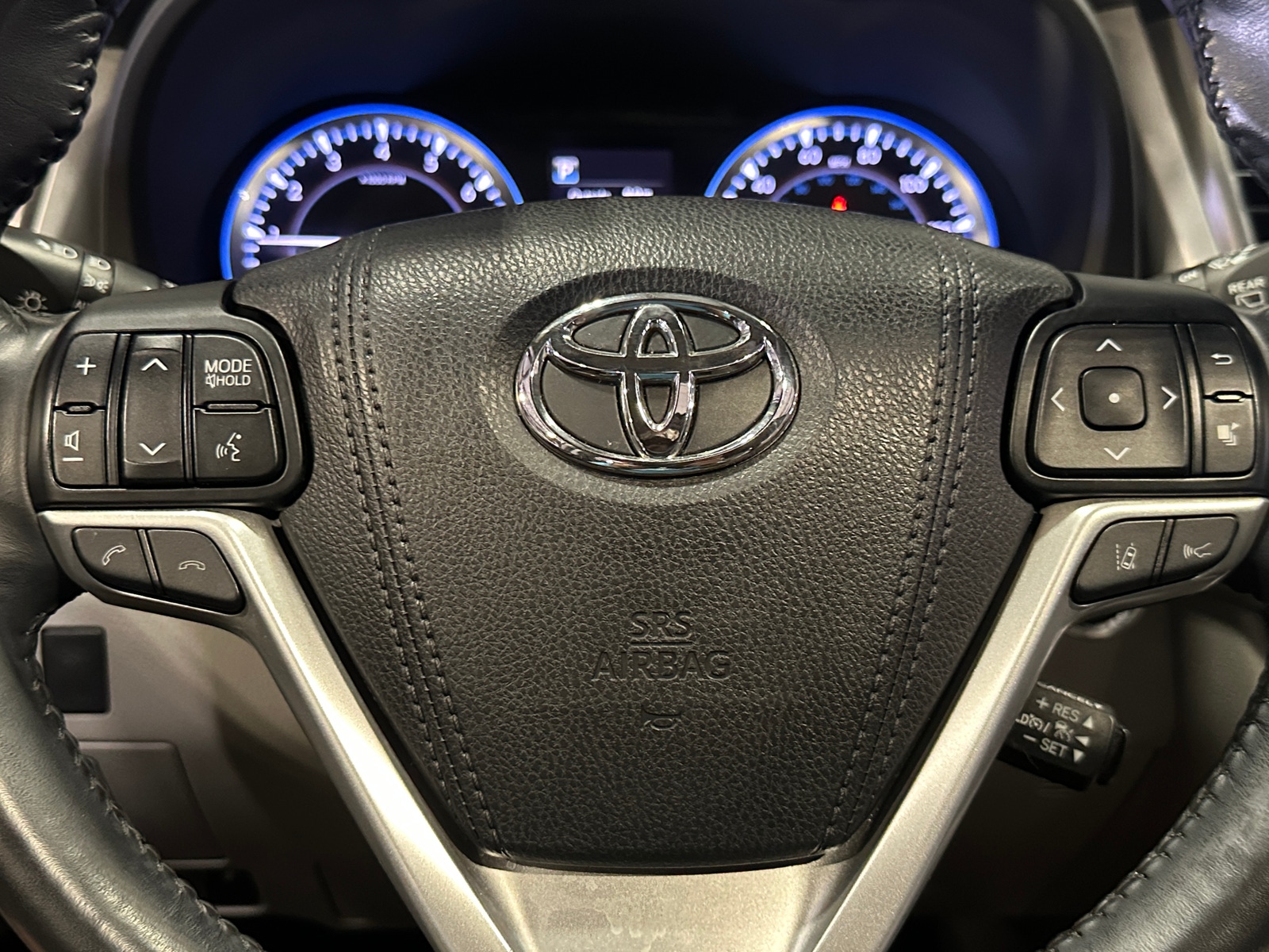Thumbnail: 2018 Toyota Highlander - 4