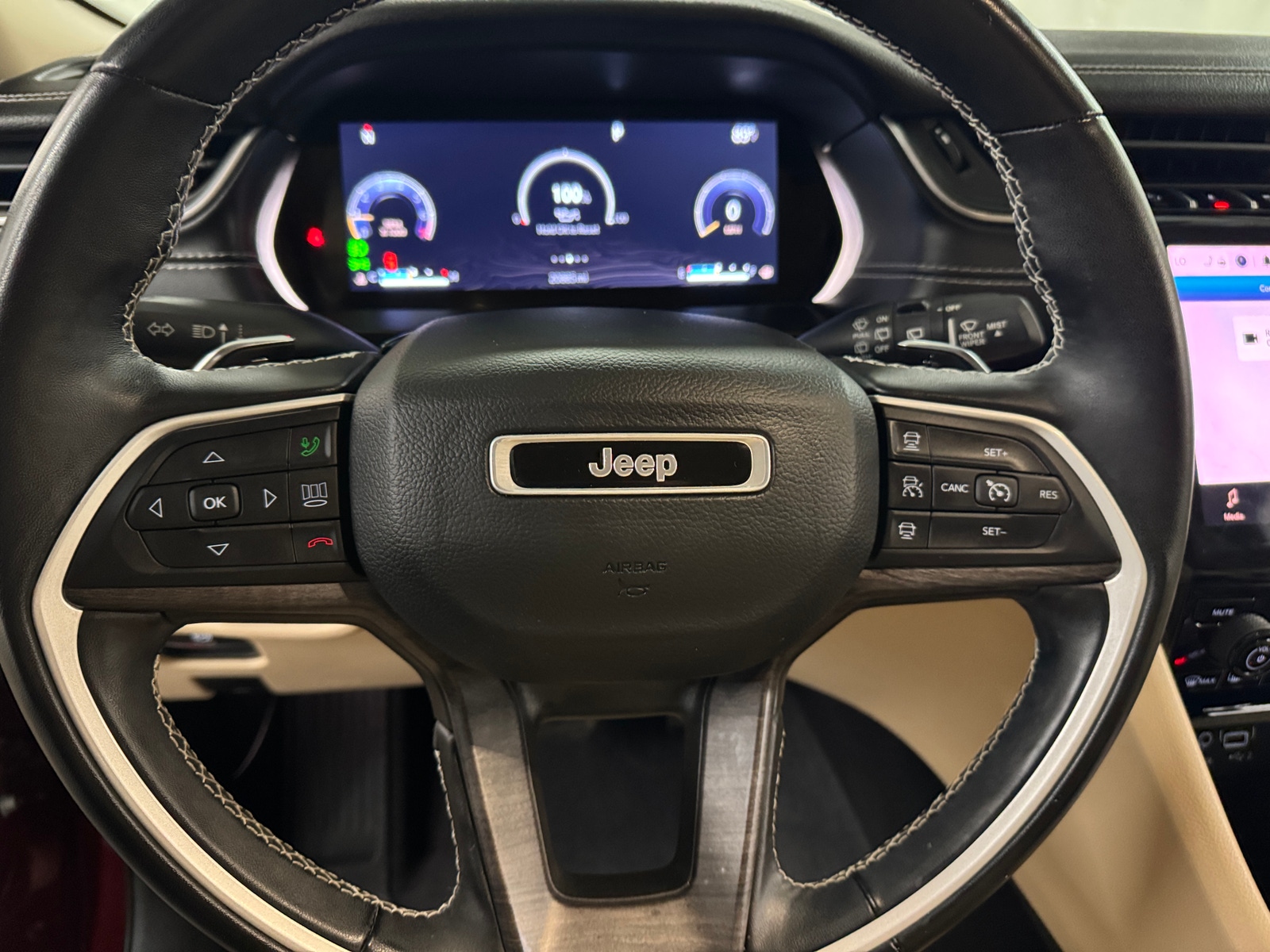 Thumbnail: 2022 Jeep Grand Cherokee - 4