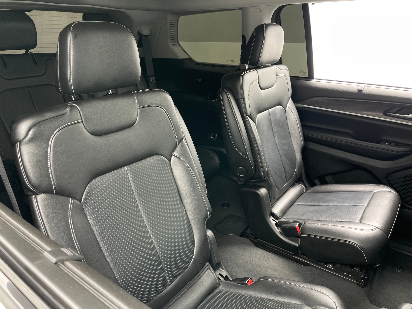 Thumbnail: 2023 Jeep Grand Cherokee L - 5
