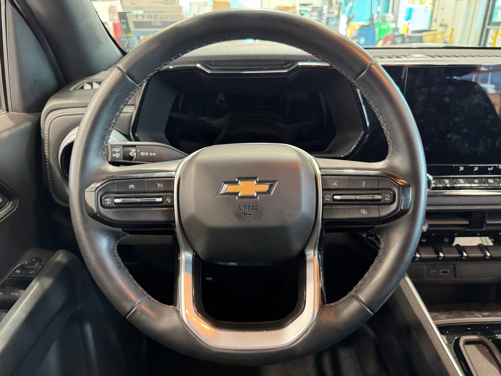 Thumbnail: 2023 Chevrolet Colorado - 5