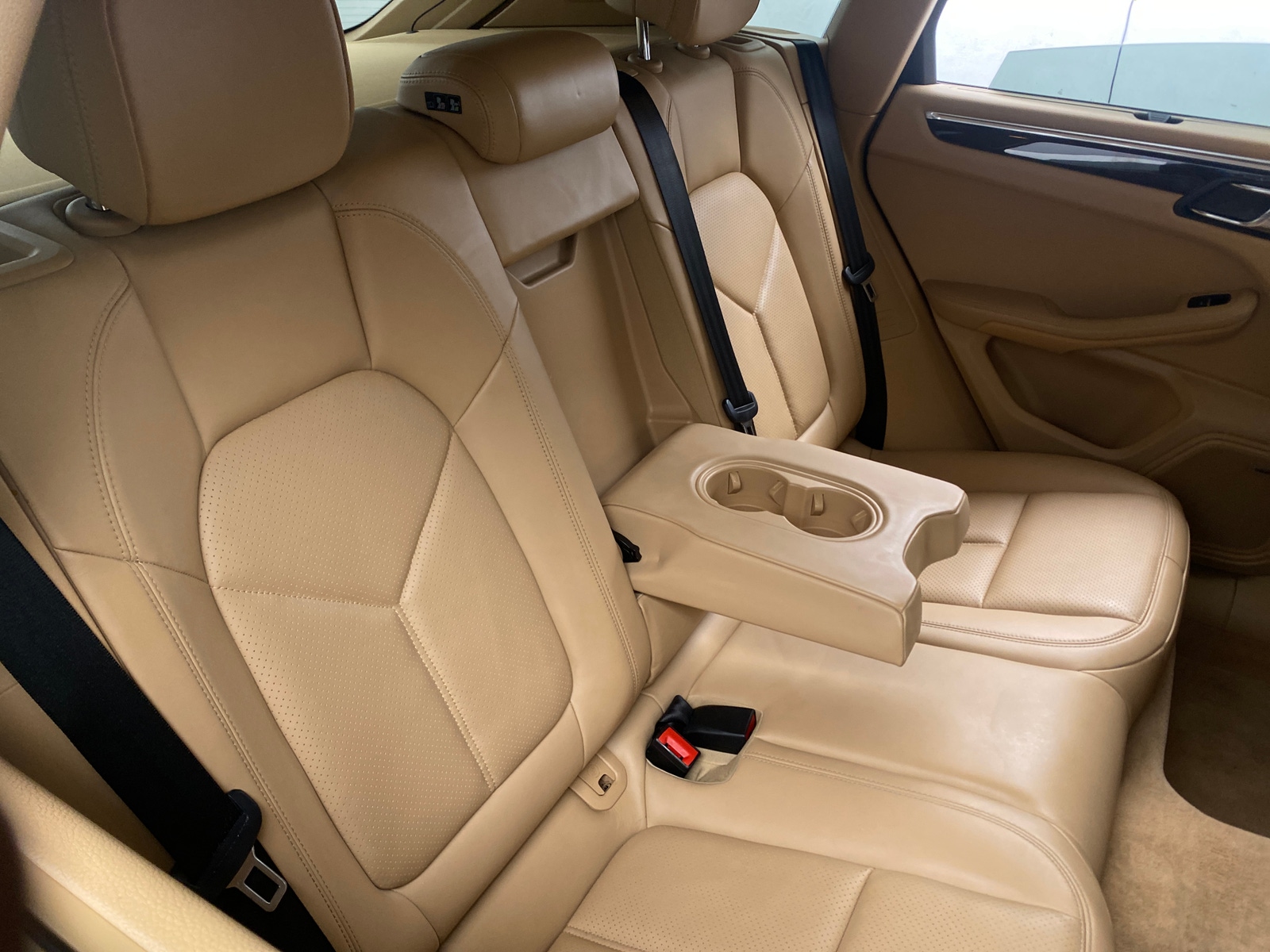 Thumbnail: 2016 Porsche Macan - 5