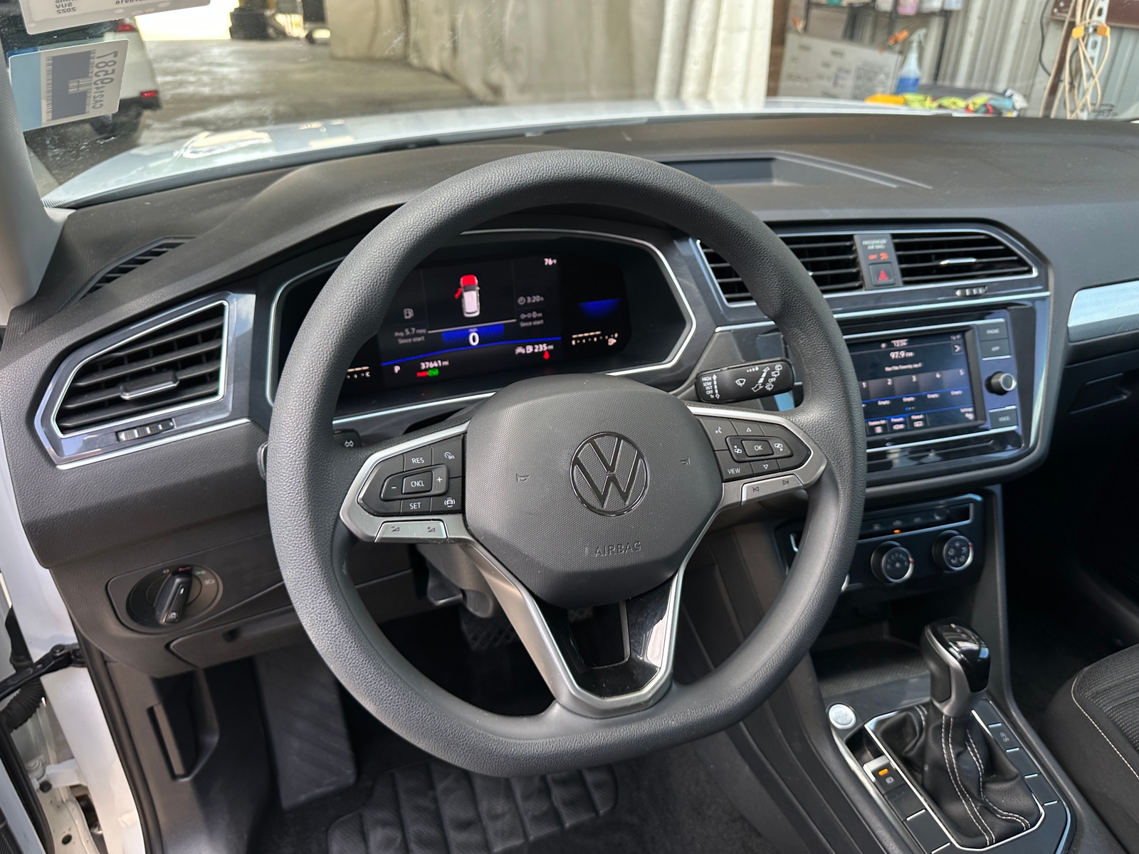 Thumbnail: 2022 Volkswagen Tiguan - 5