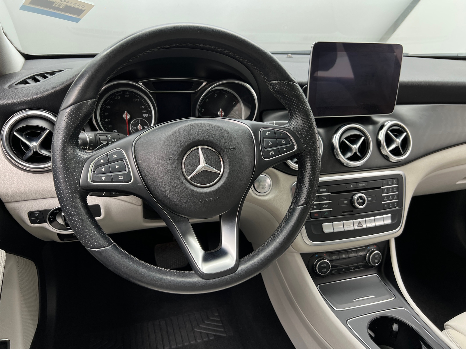 Thumbnail: 2020 Mercedes-Benz GLA - 4