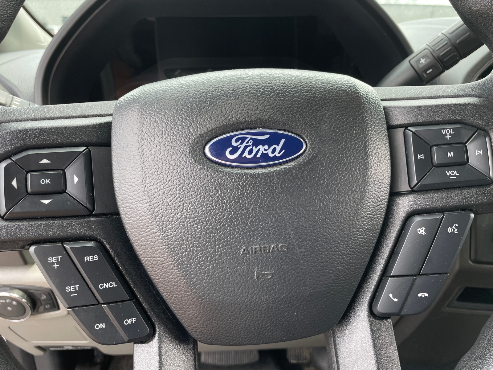Thumbnail: 2022 Ford Econoline - 4