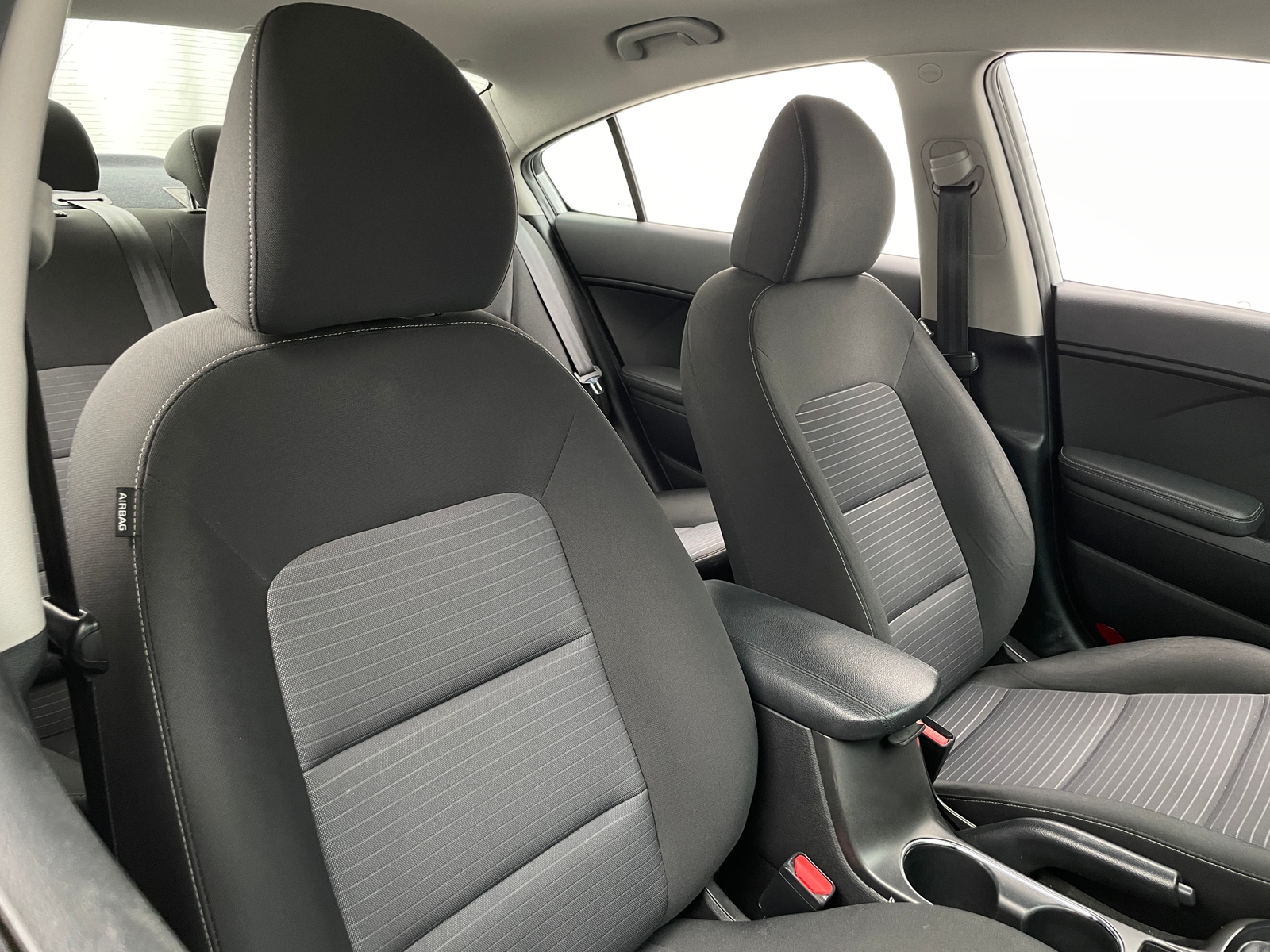 Thumbnail: 2017 Kia Forte - 2