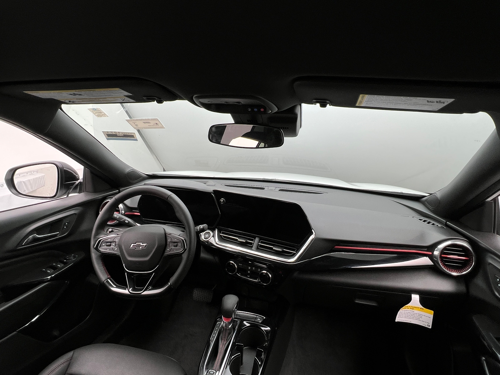 Thumbnail: 2025 Chevrolet Trax - 2